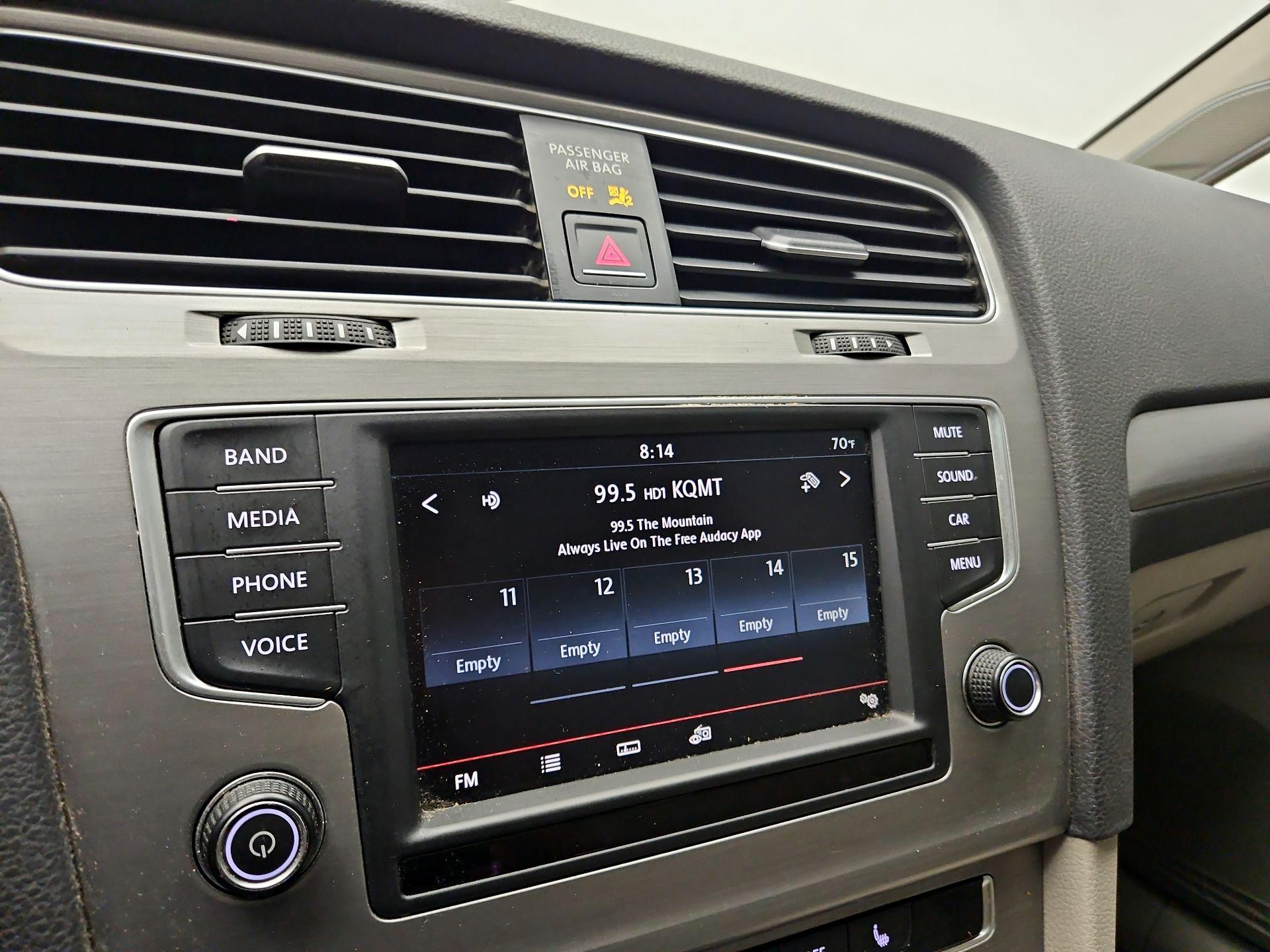 Thumbnail: 2016 Volkswagen Golf - 15