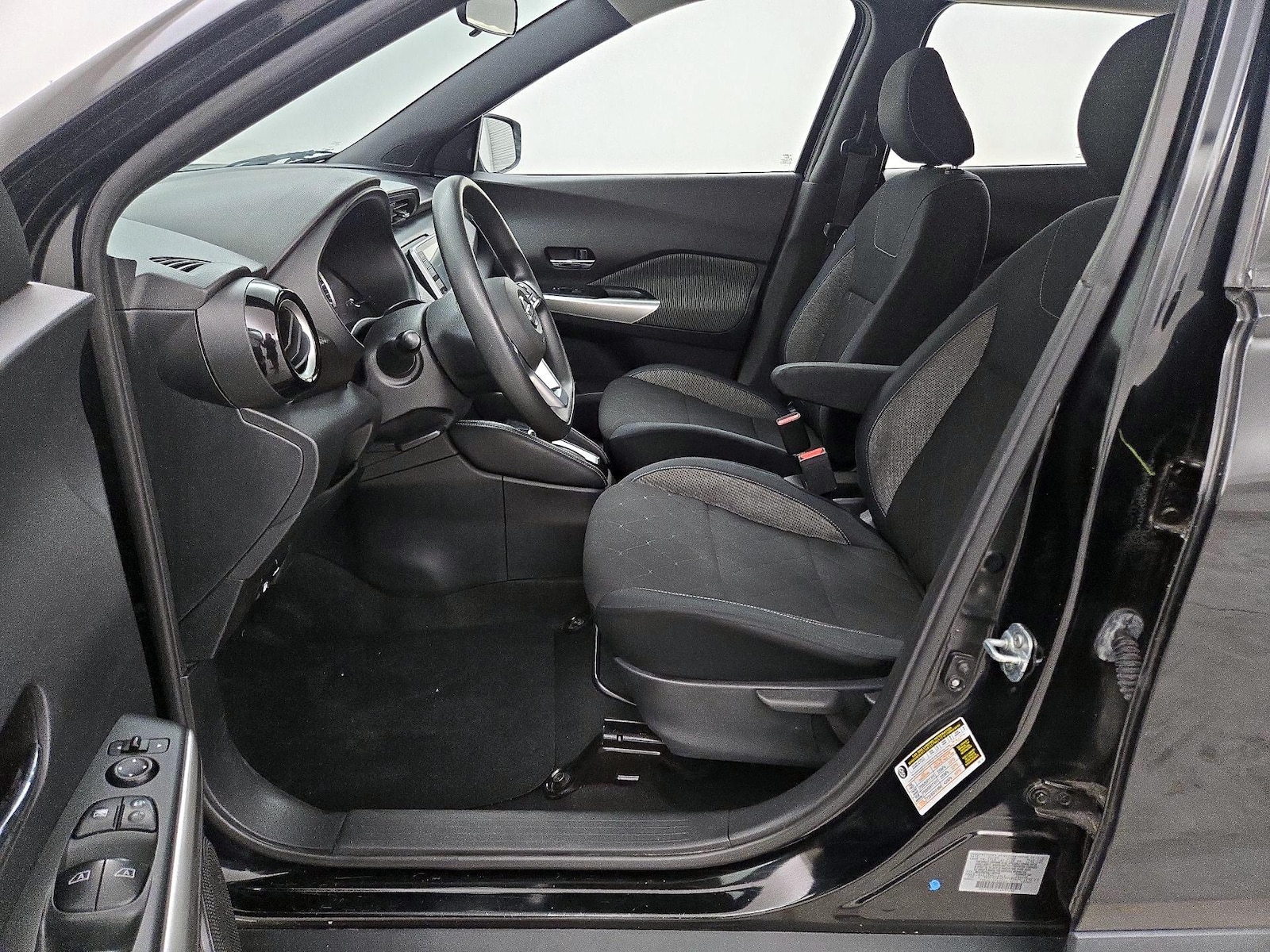 2020 Nissan Kicks SV - Photo 12