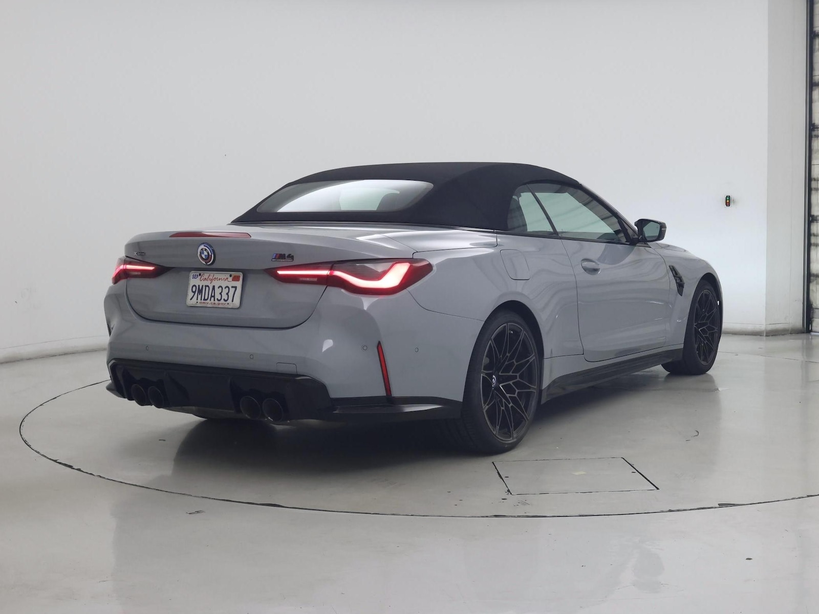 2023 BMW M4 Convertible Base - Photo 9