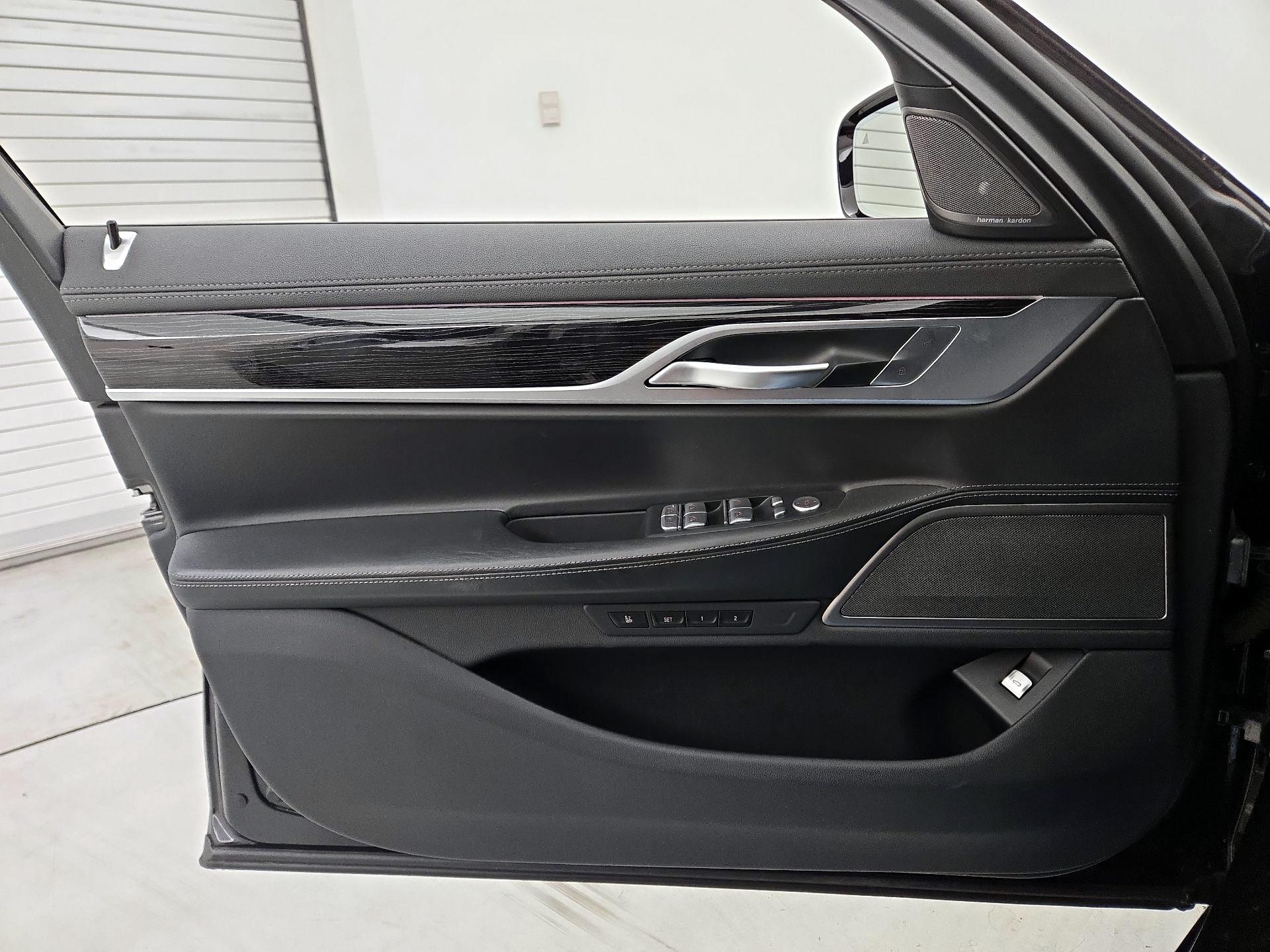 Thumbnail: 2021 BMW 7 Series - 12