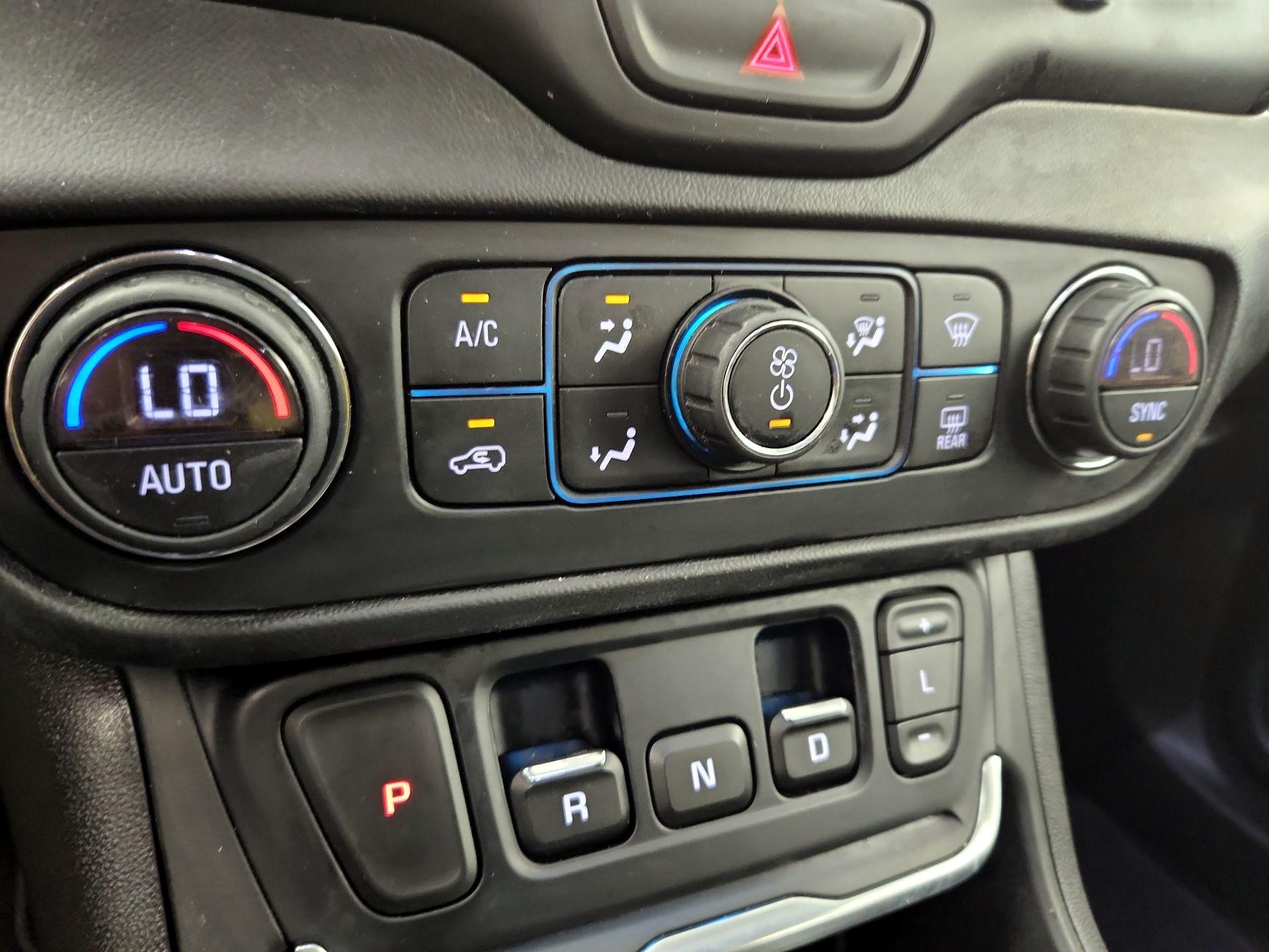 Thumbnail: 2019 GMC Terrain - 17