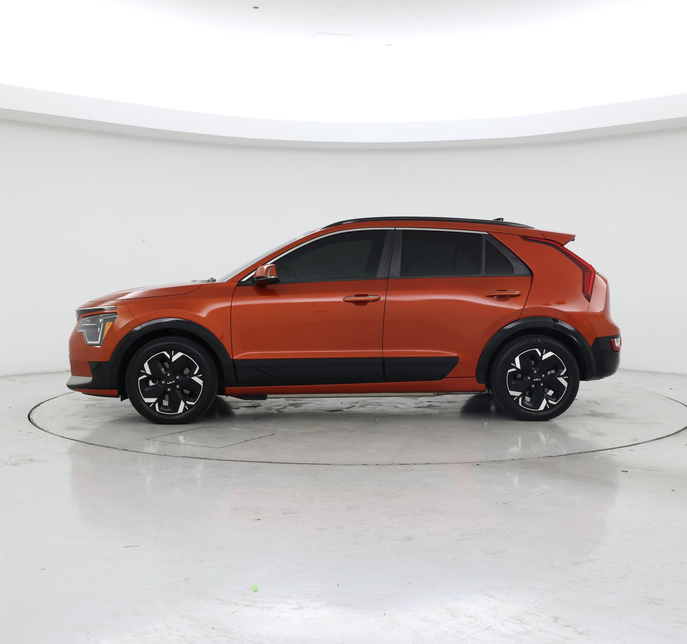 Thumbnail: 2023 Kia Niro - 3