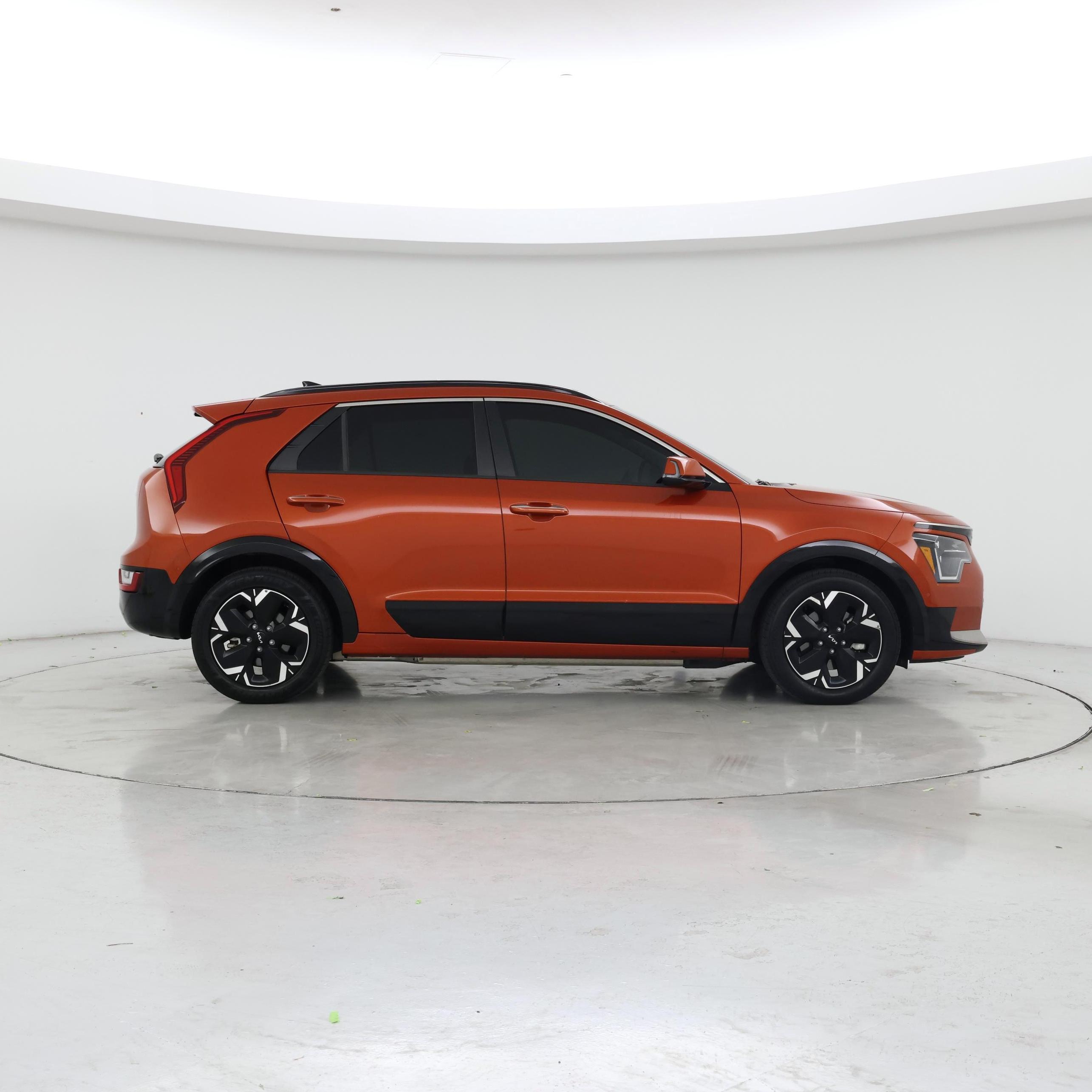 Thumbnail: 2023 Kia Niro - 7