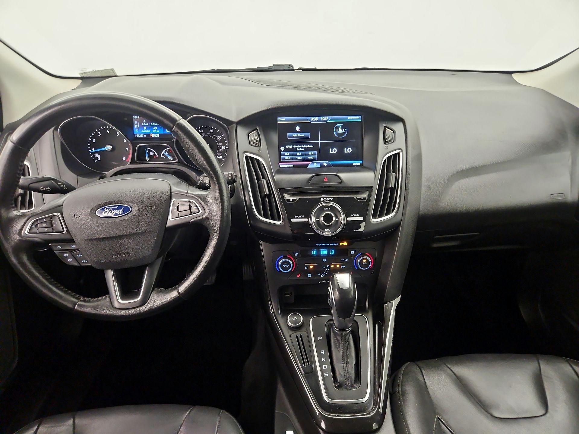 Thumbnail: 2015 Ford Focus - 9