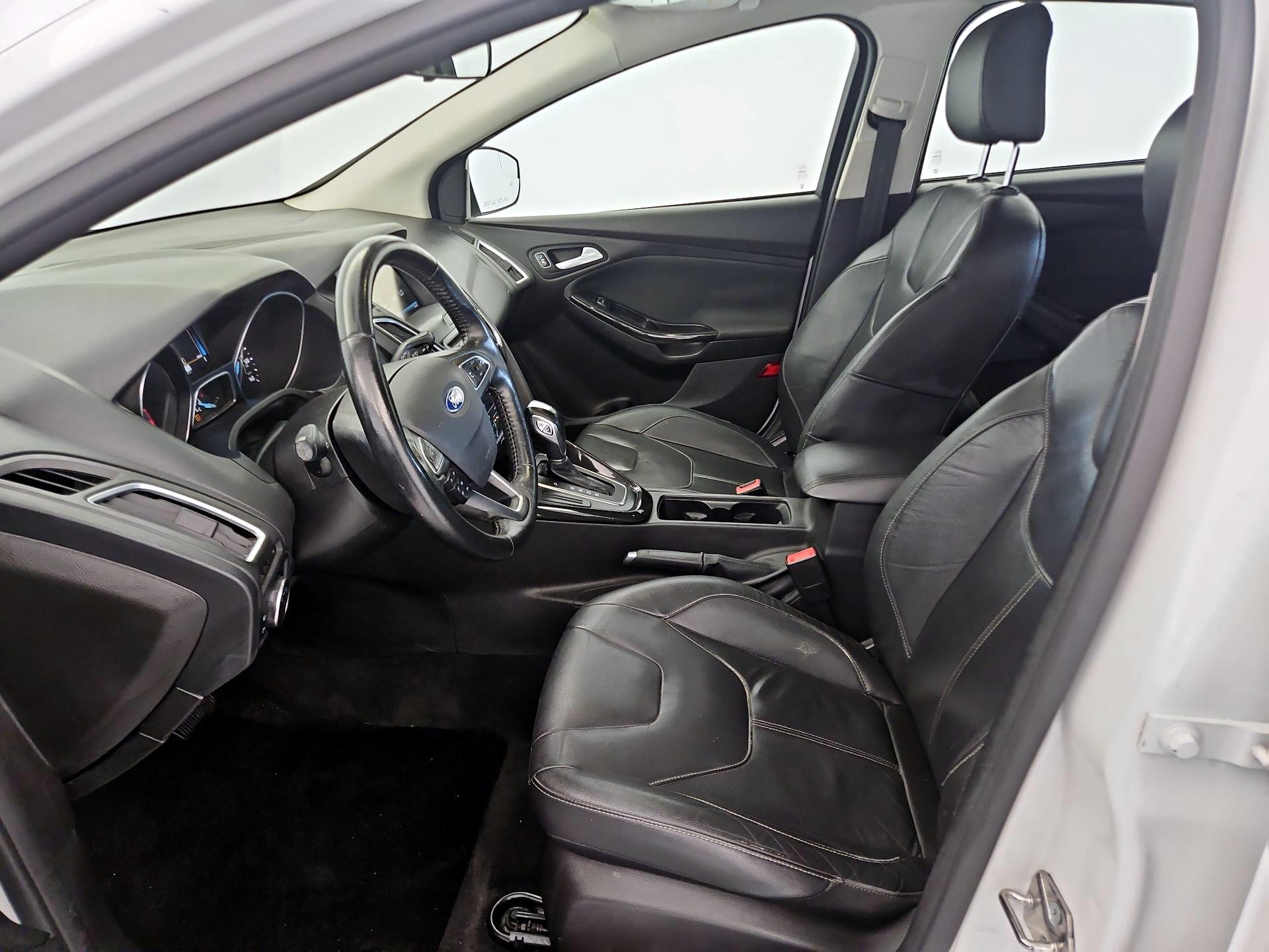 Thumbnail: 2015 Ford Focus - 11