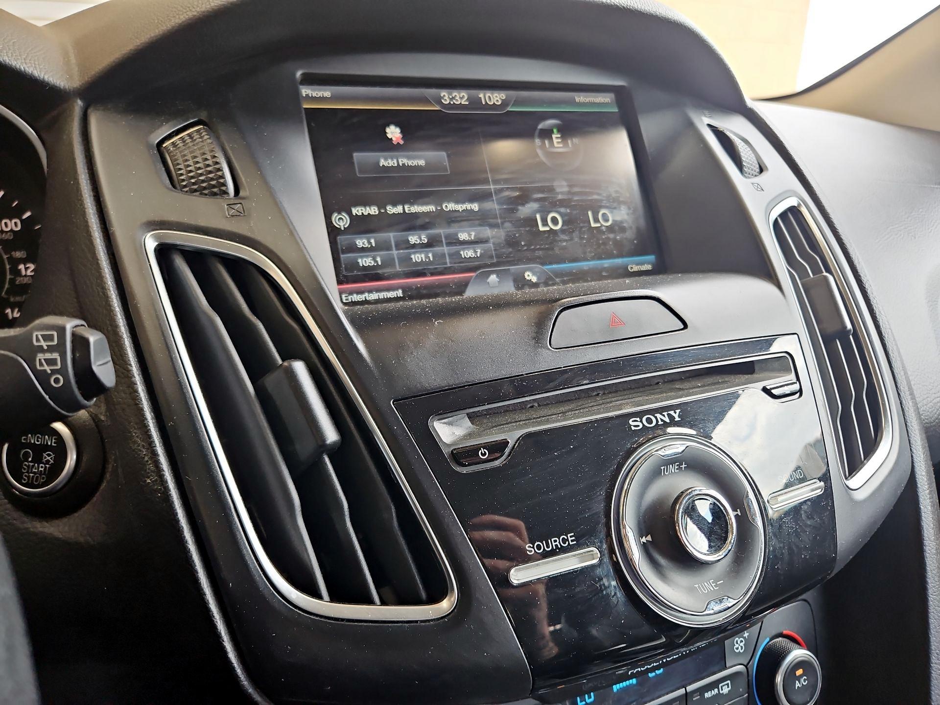Thumbnail: 2015 Ford Focus - 15