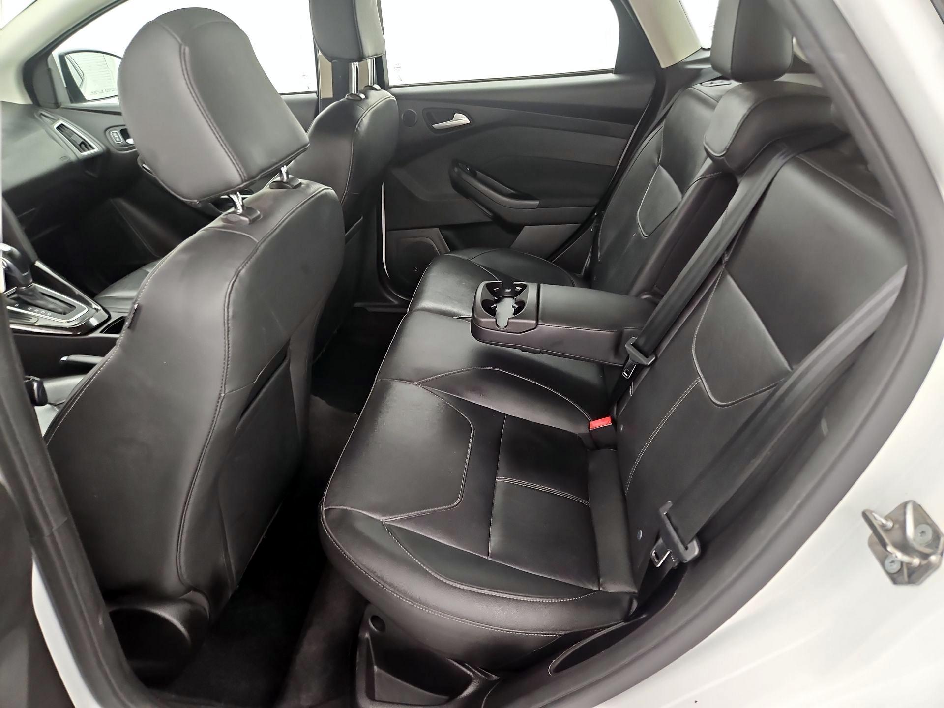Thumbnail: 2015 Ford Focus - 20