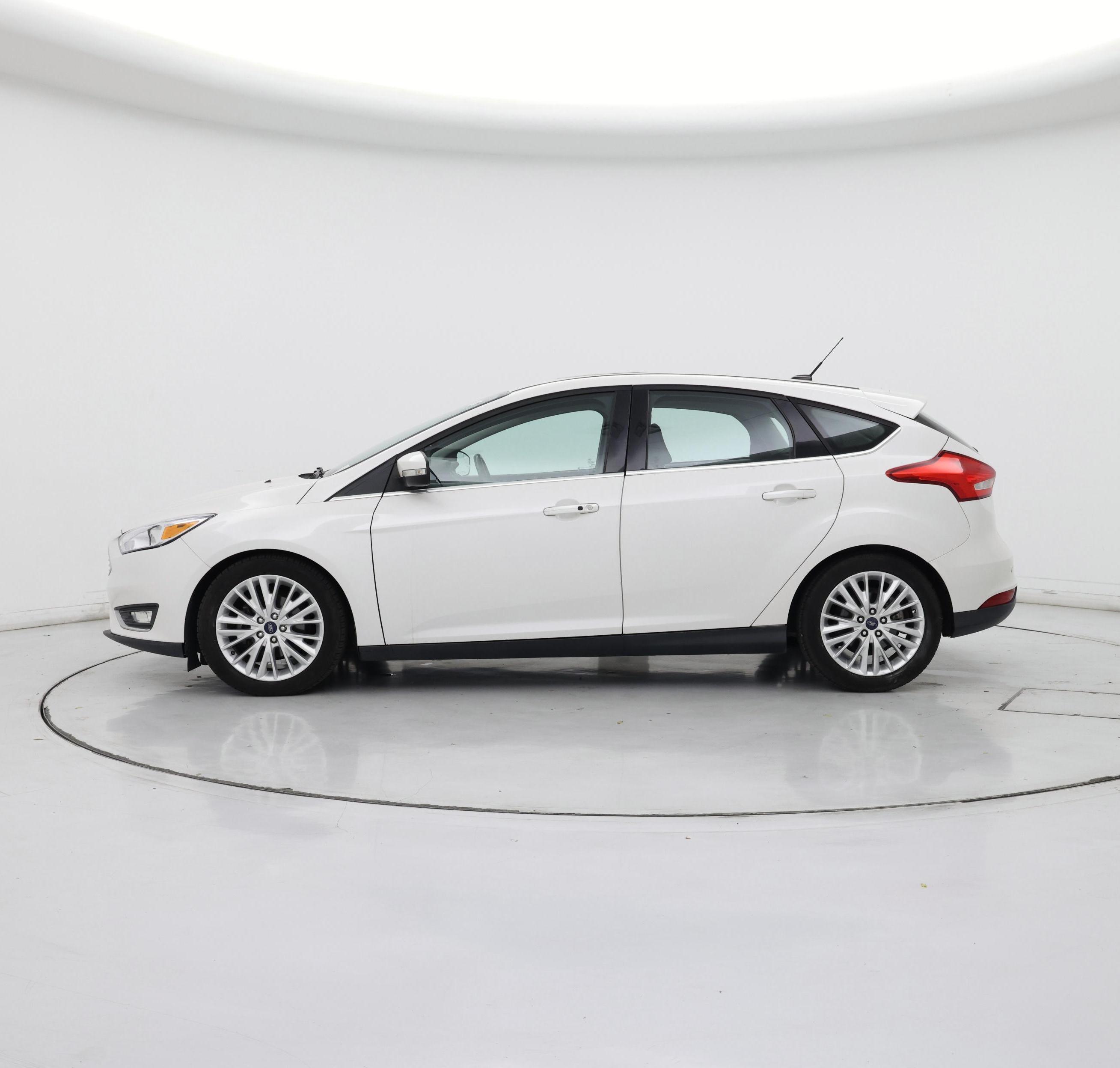 Thumbnail: 2015 Ford Focus - 3
