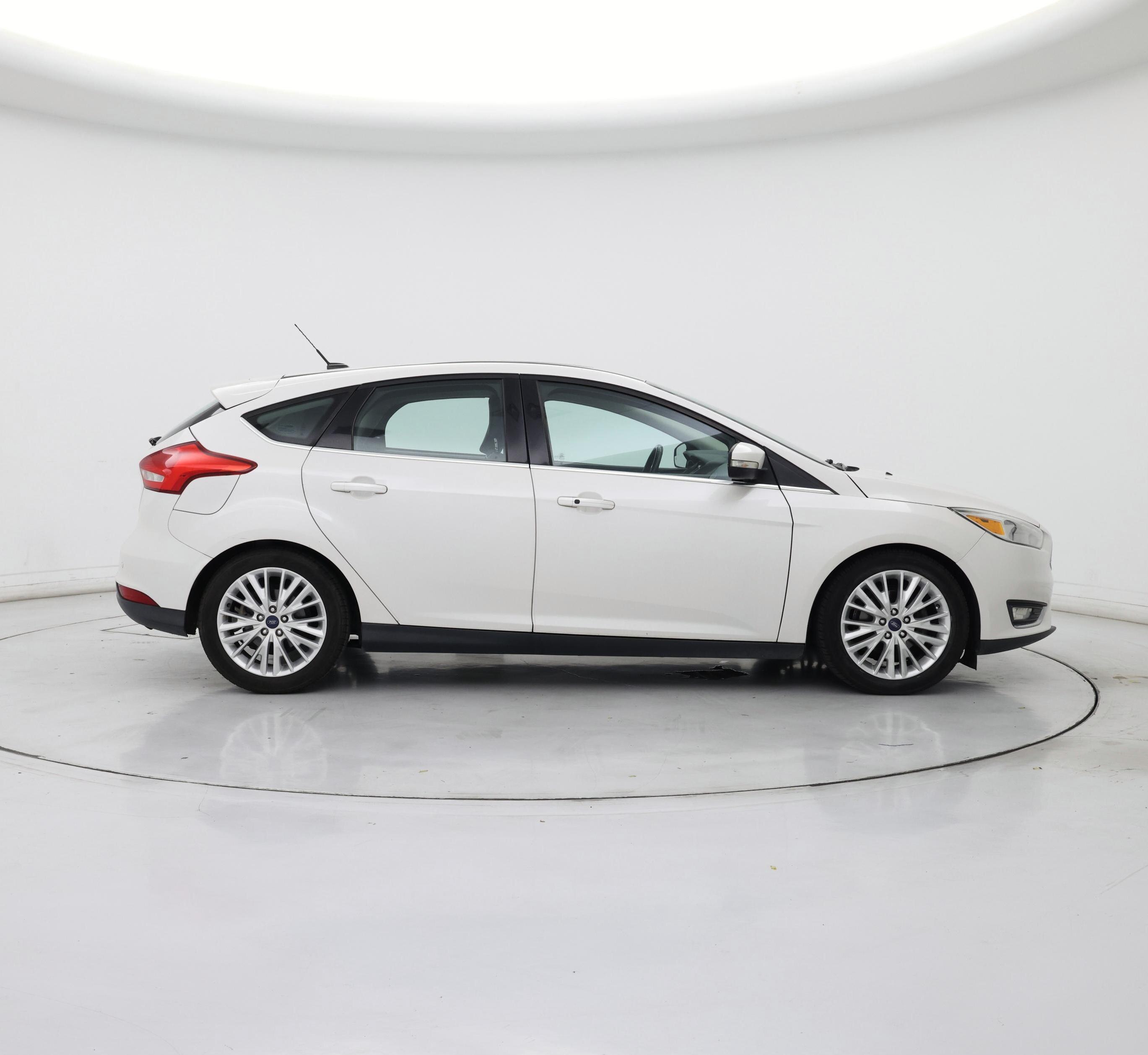 Thumbnail: 2015 Ford Focus - 7