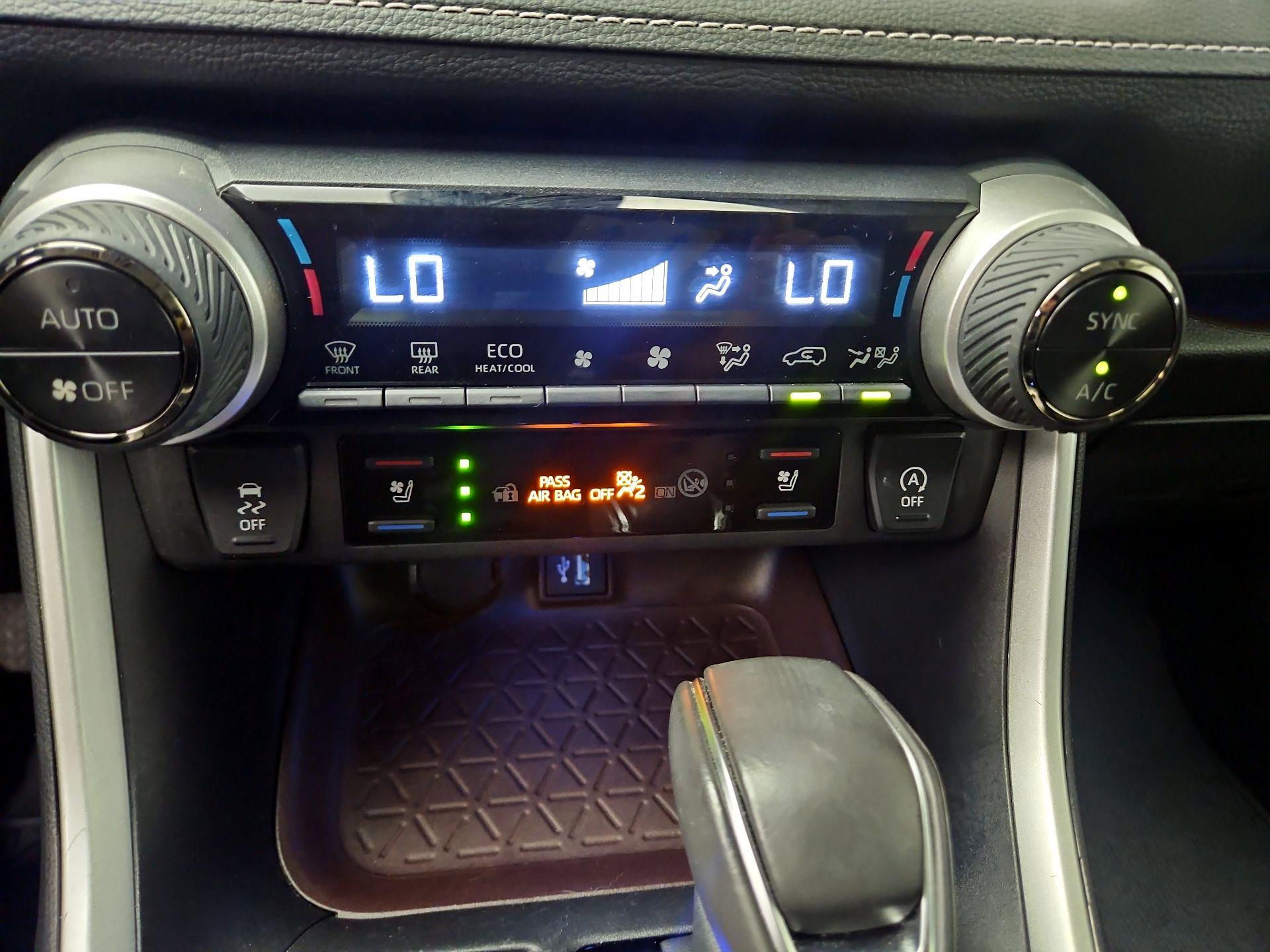 Thumbnail: 2024 Toyota RAV4 - 16