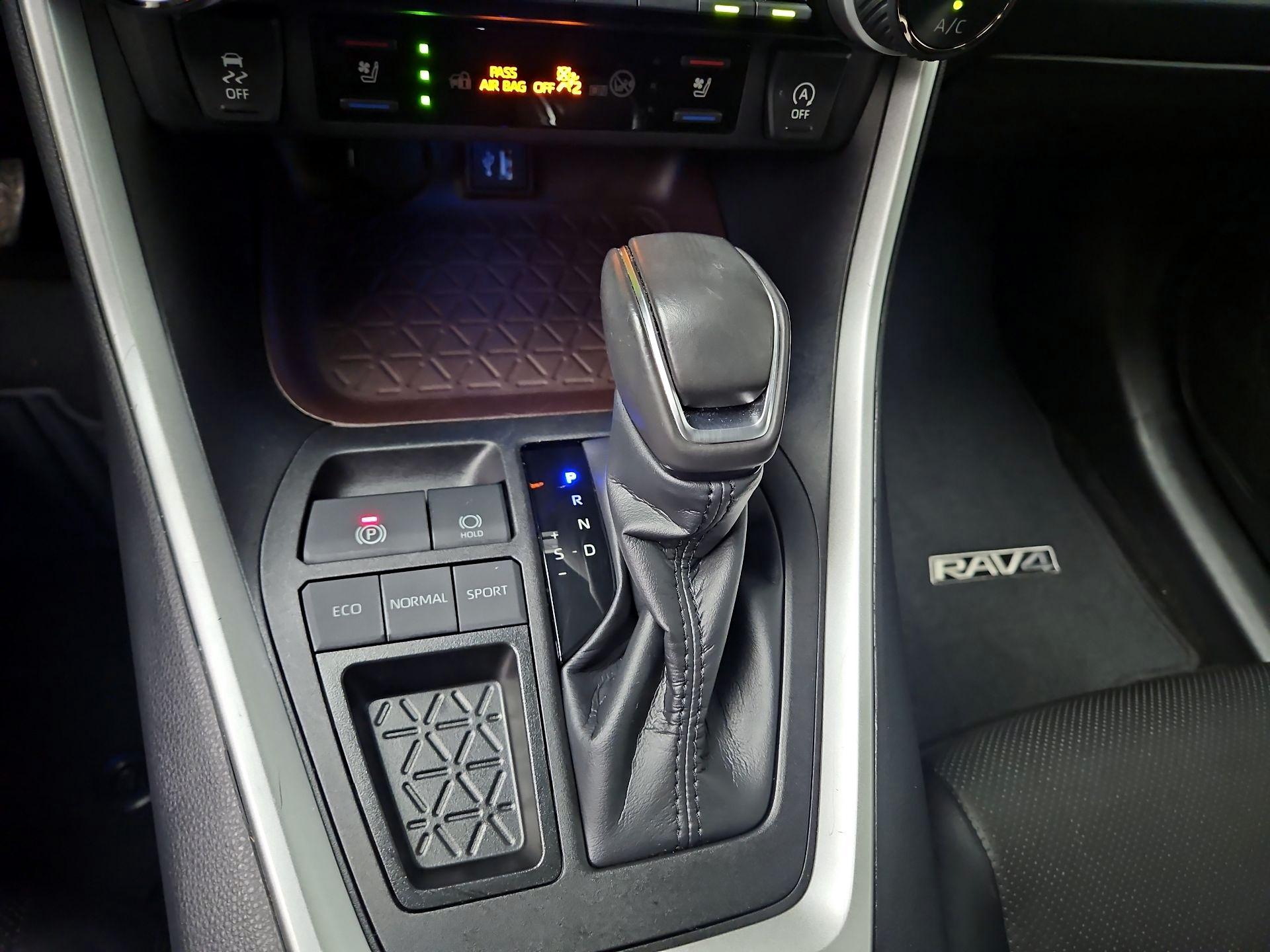 Thumbnail: 2024 Toyota RAV4 - 17