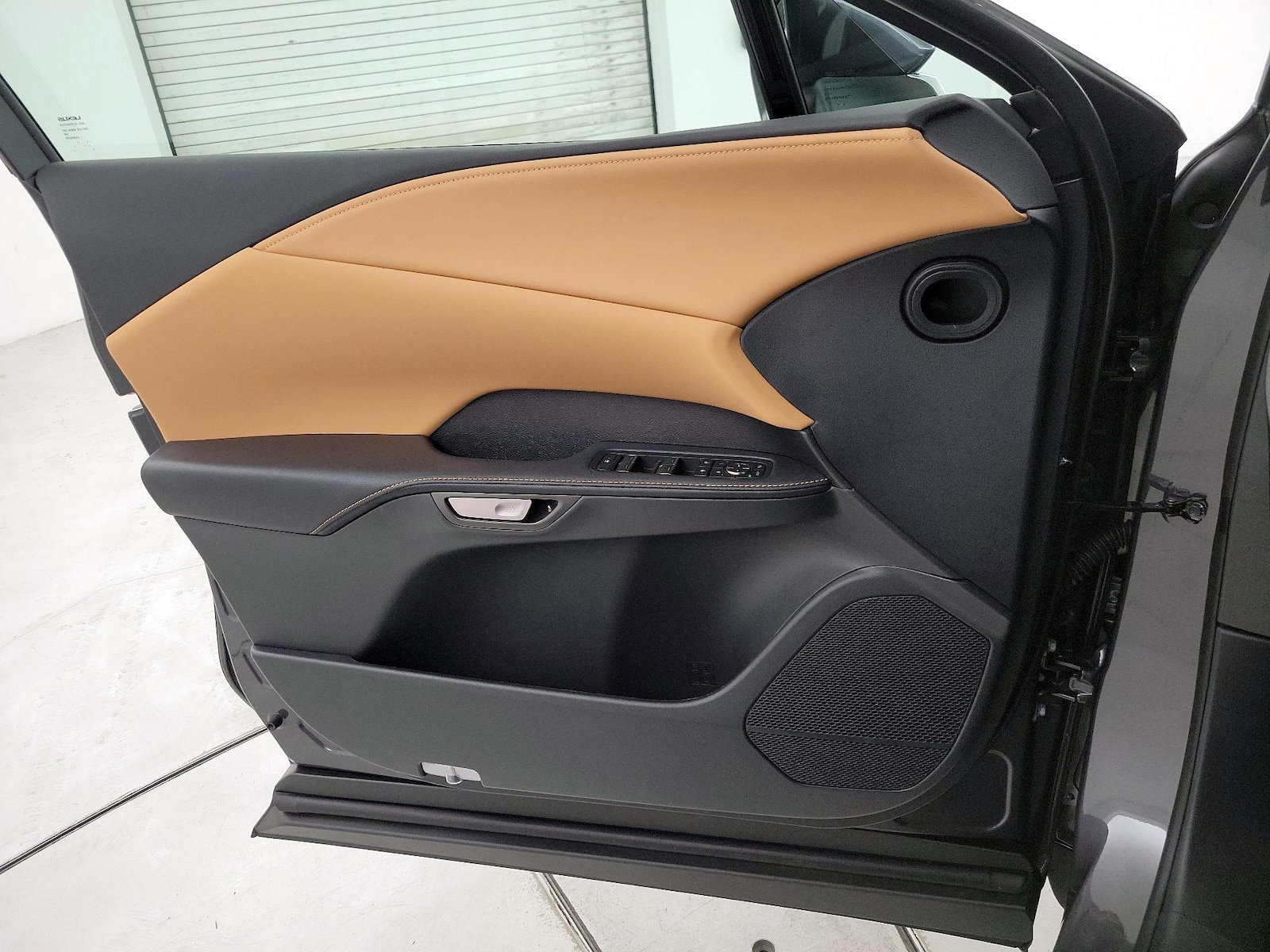 2026 Lexus RX Hybrid 350h - Photo 13