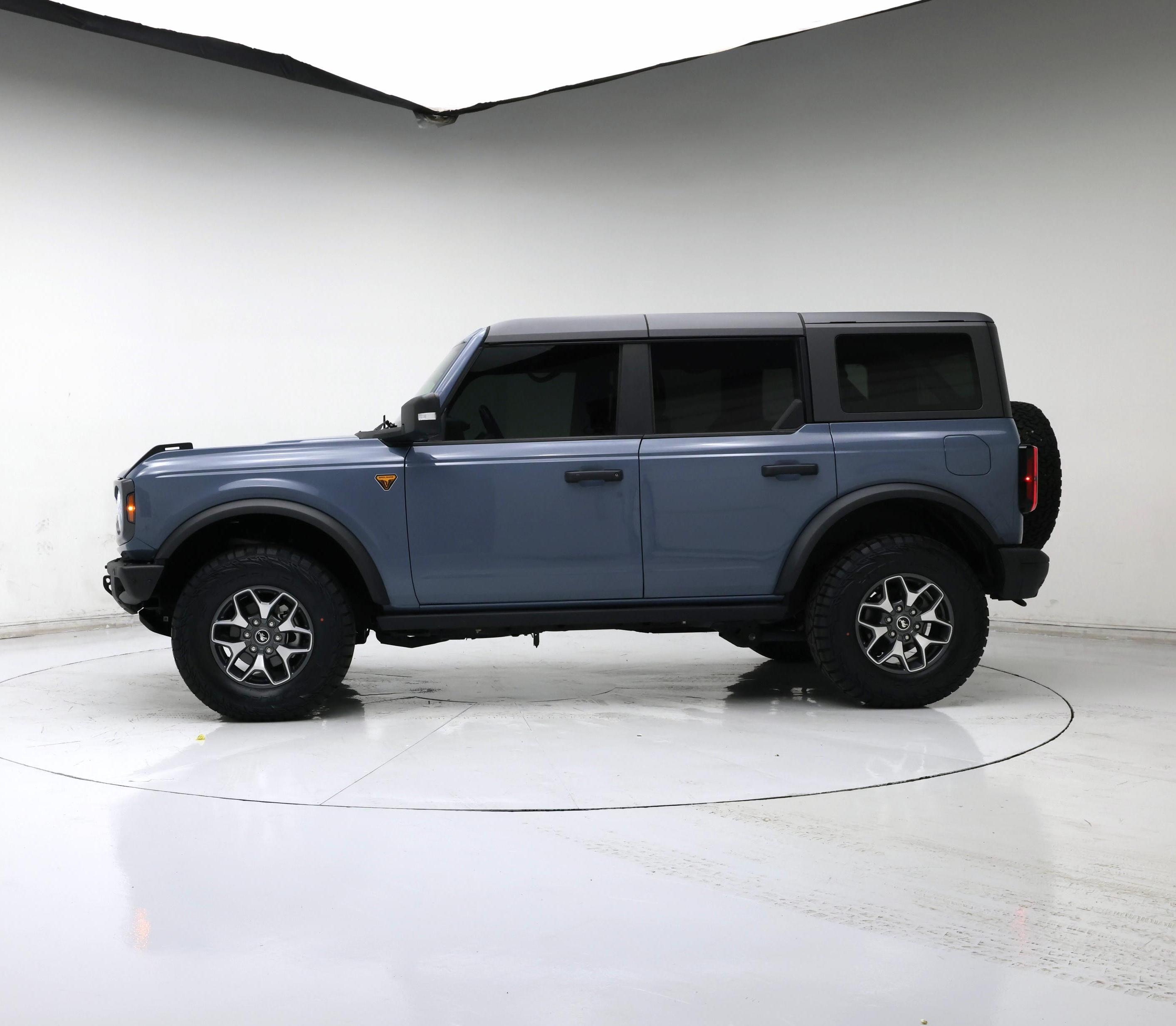 Thumbnail: 2023 Ford Bronco - 3