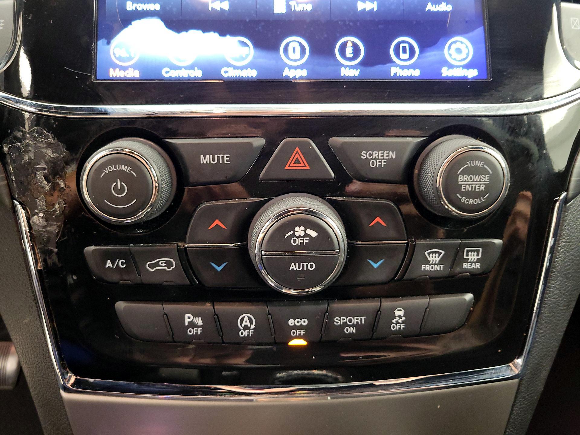 Thumbnail: 2022 Jeep Grand Cherokee - 17