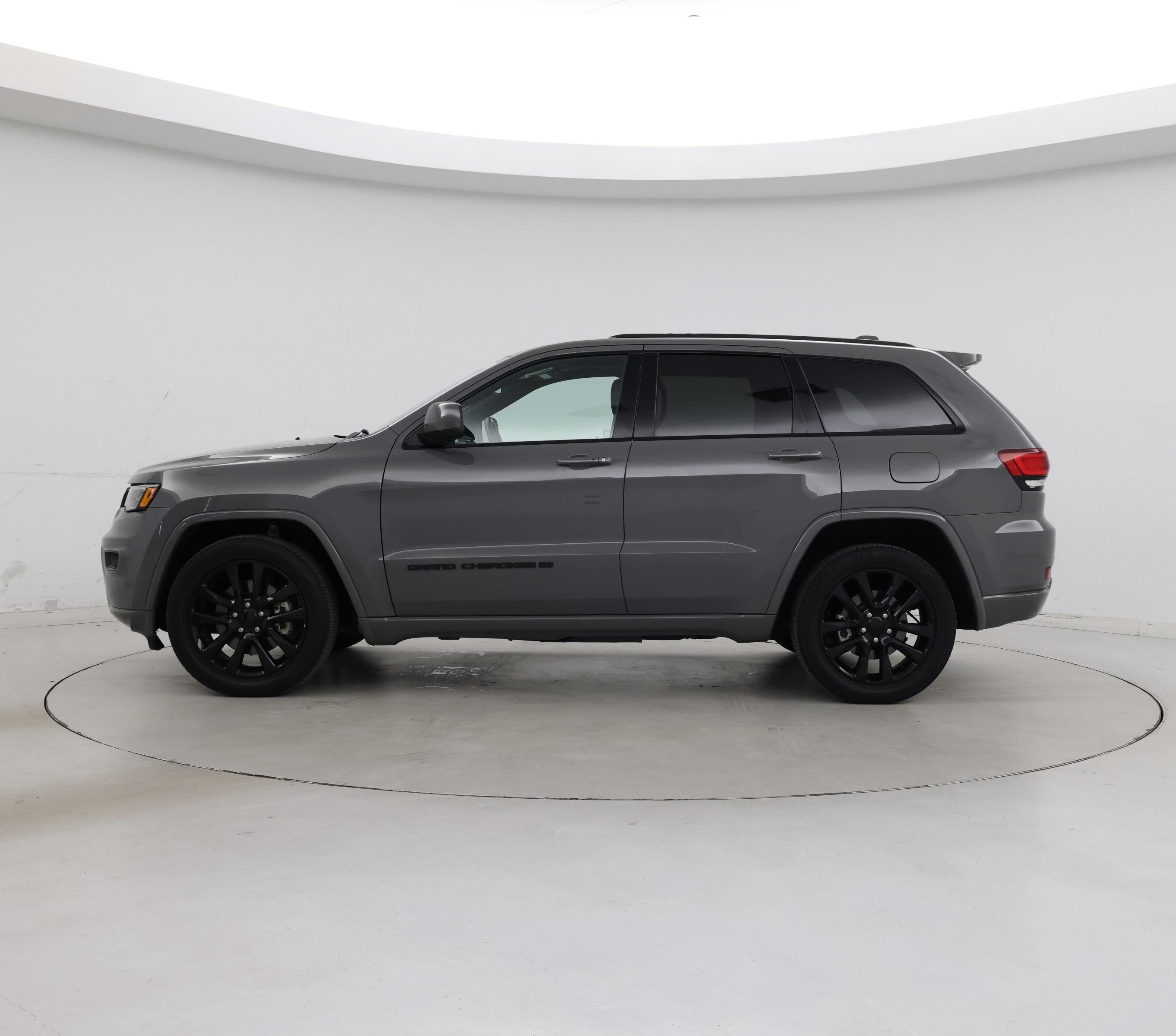 Thumbnail: 2022 Jeep Grand Cherokee - 3