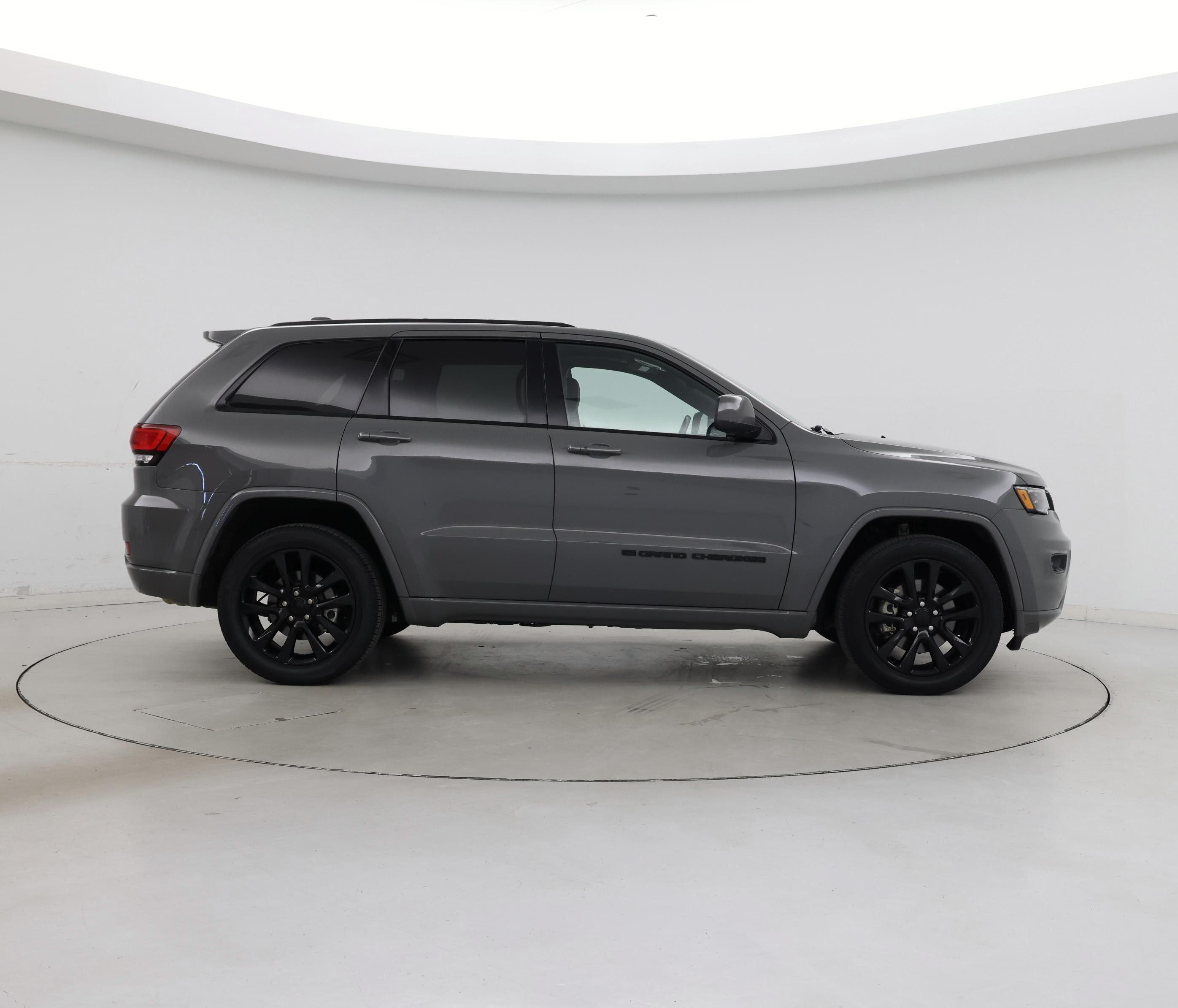 Thumbnail: 2022 Jeep Grand Cherokee - 7