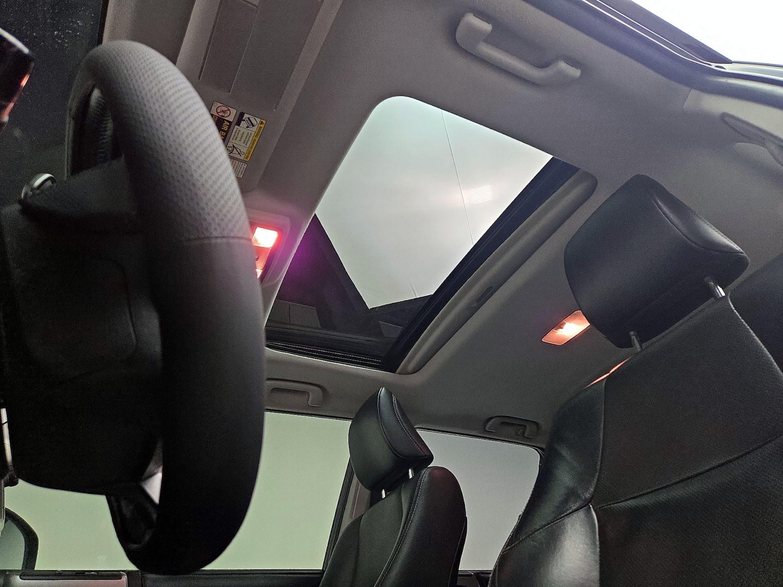 Sunroof(s) & Overhead Airbags