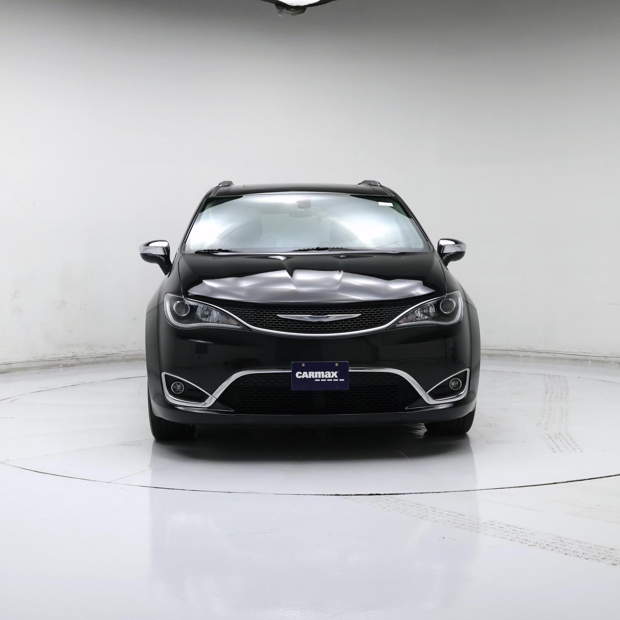 Thumbnail: 2017 Chrysler Pacifica - 5