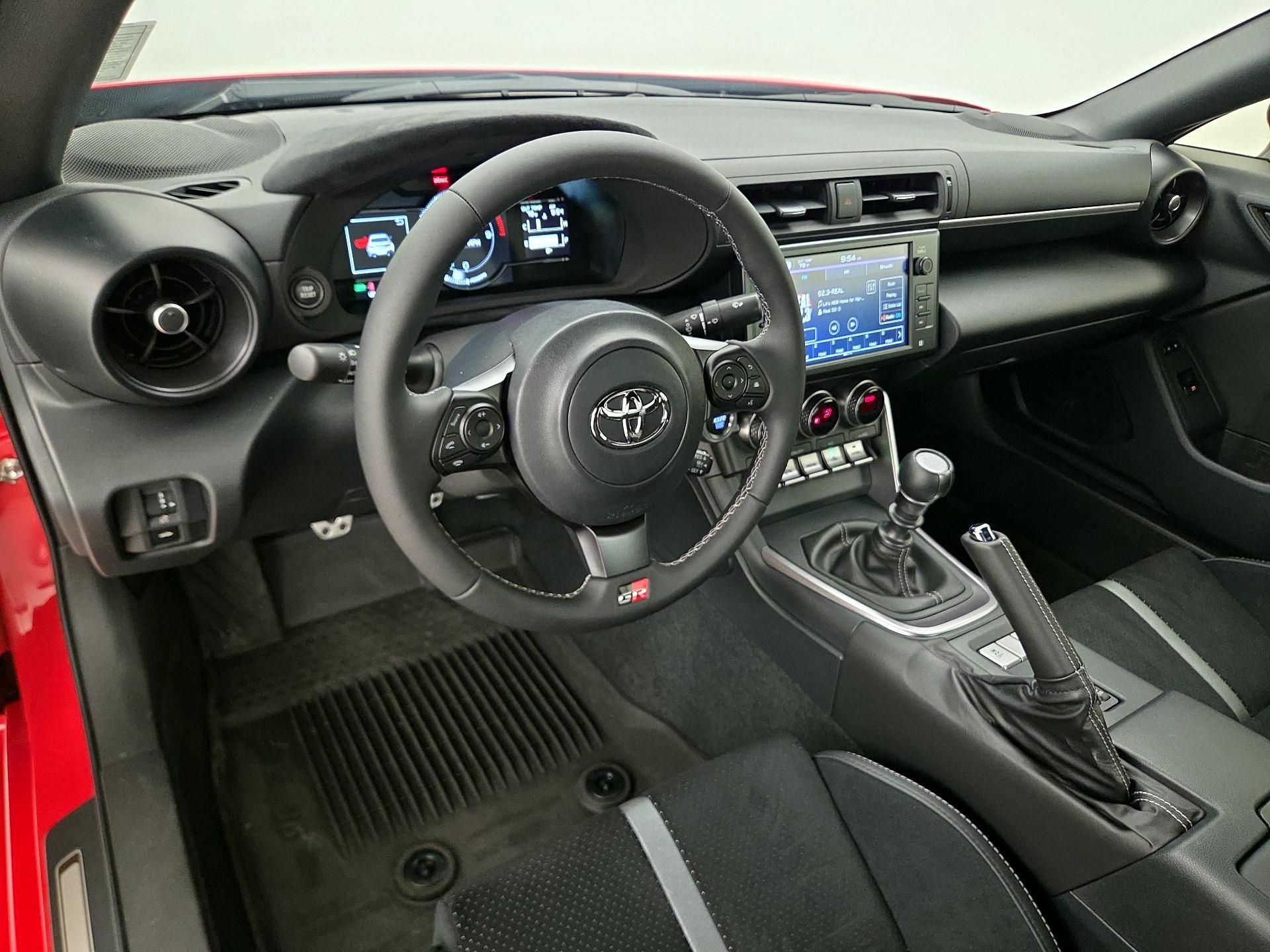 Thumbnail: 2025 Toyota GR86 - 9