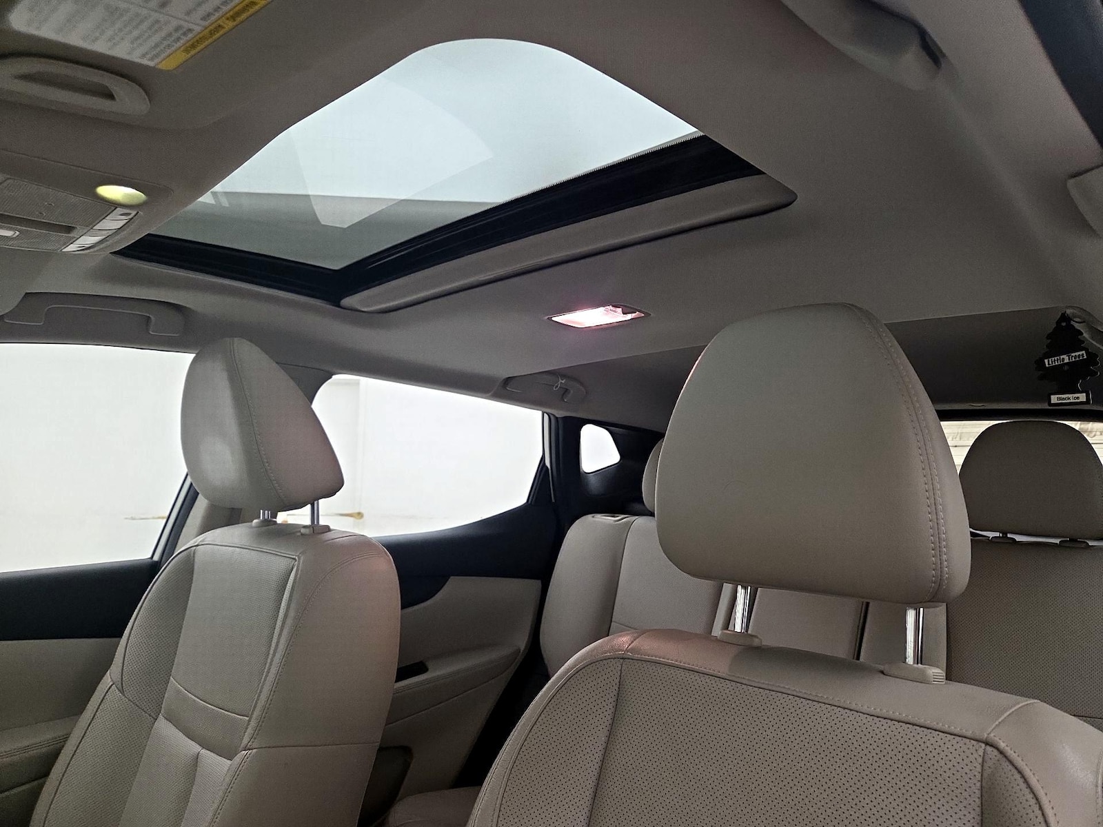 Sunroof(s) & Overhead Airbags