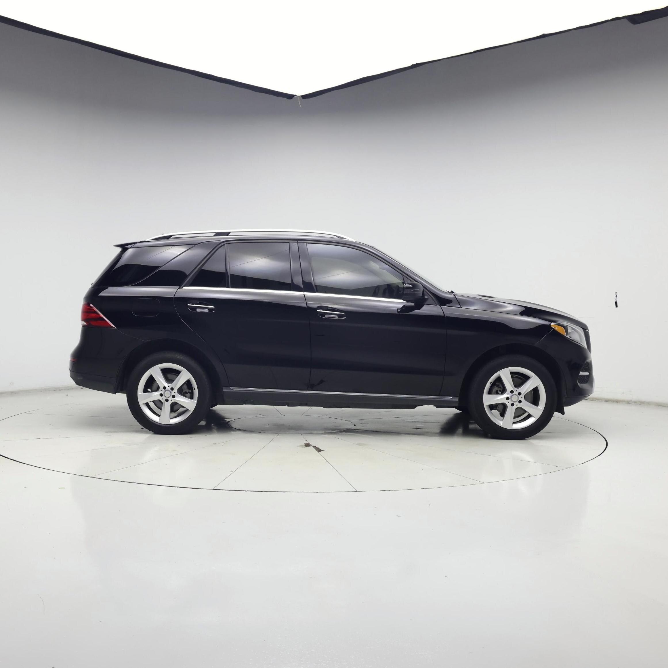 Thumbnail: 2017 Mercedes-Benz GLE - 7