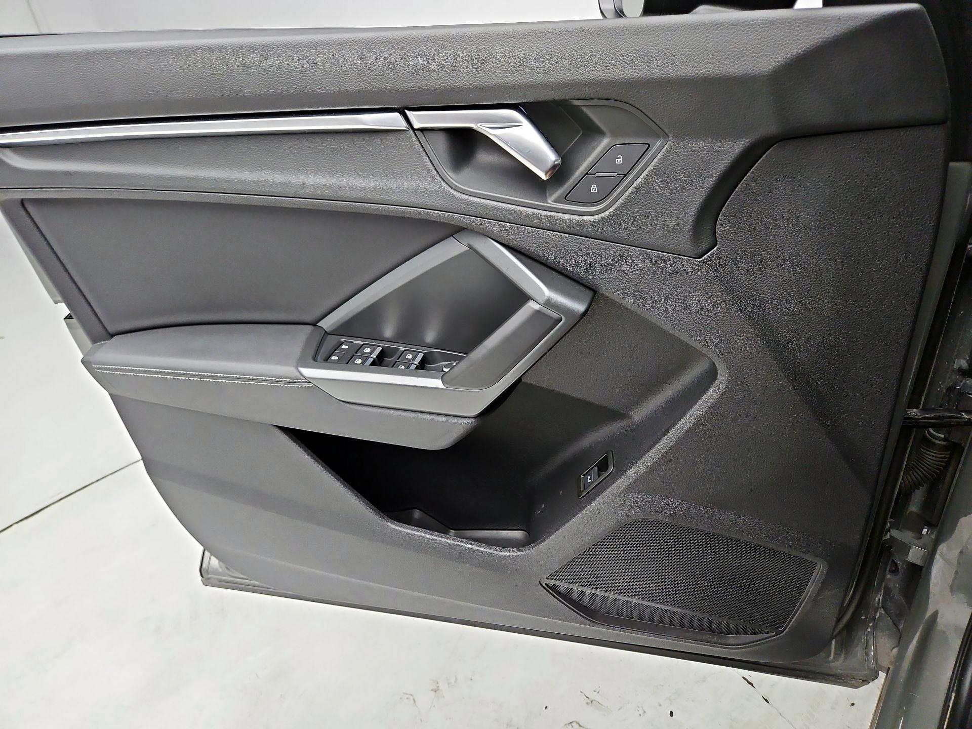 Thumbnail: 2021 Audi Q3 - 12