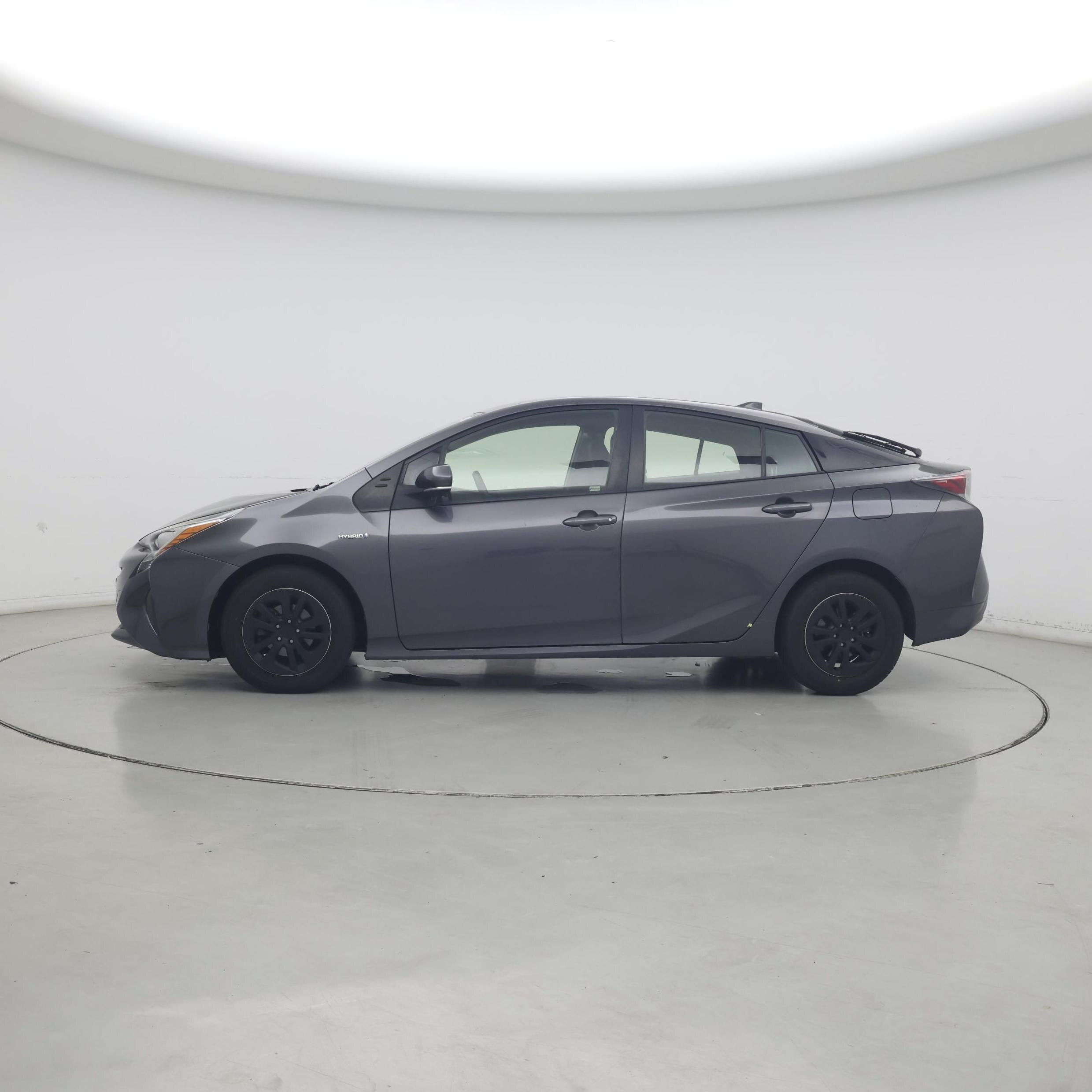 Thumbnail: 2016 Toyota Prius - 3