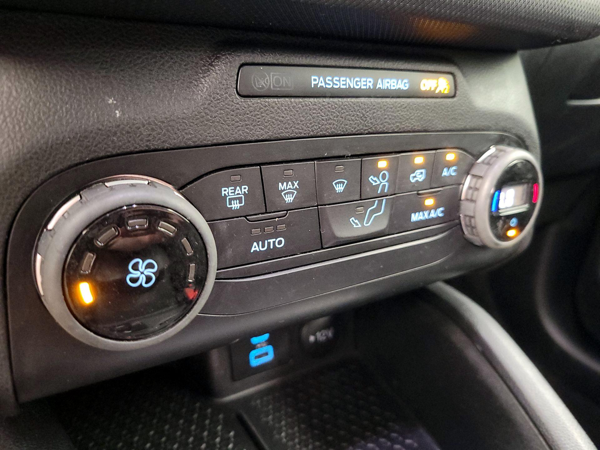 Thumbnail: 2021 Ford Bronco Sport - 17