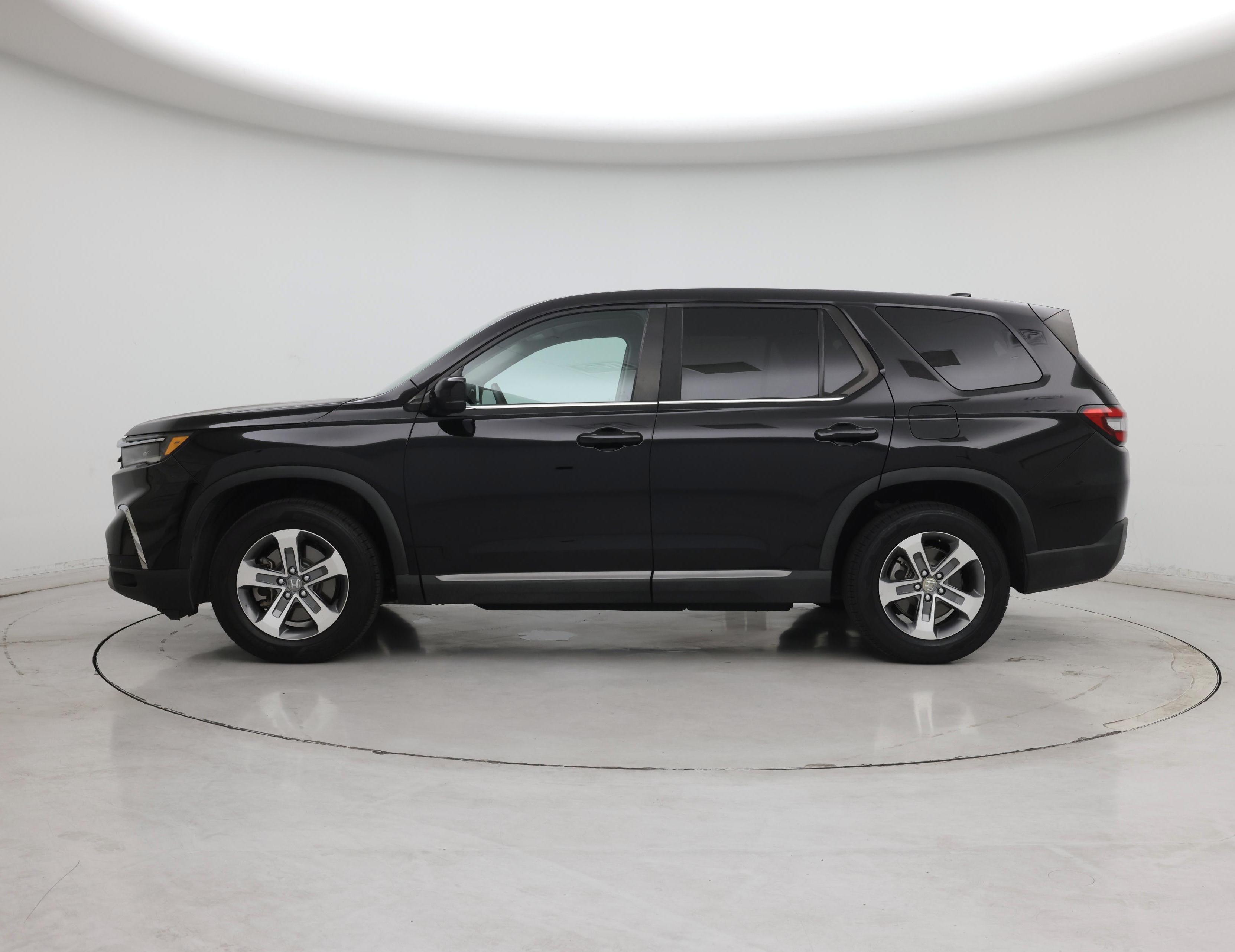 Thumbnail: 2023 Honda Pilot - 3