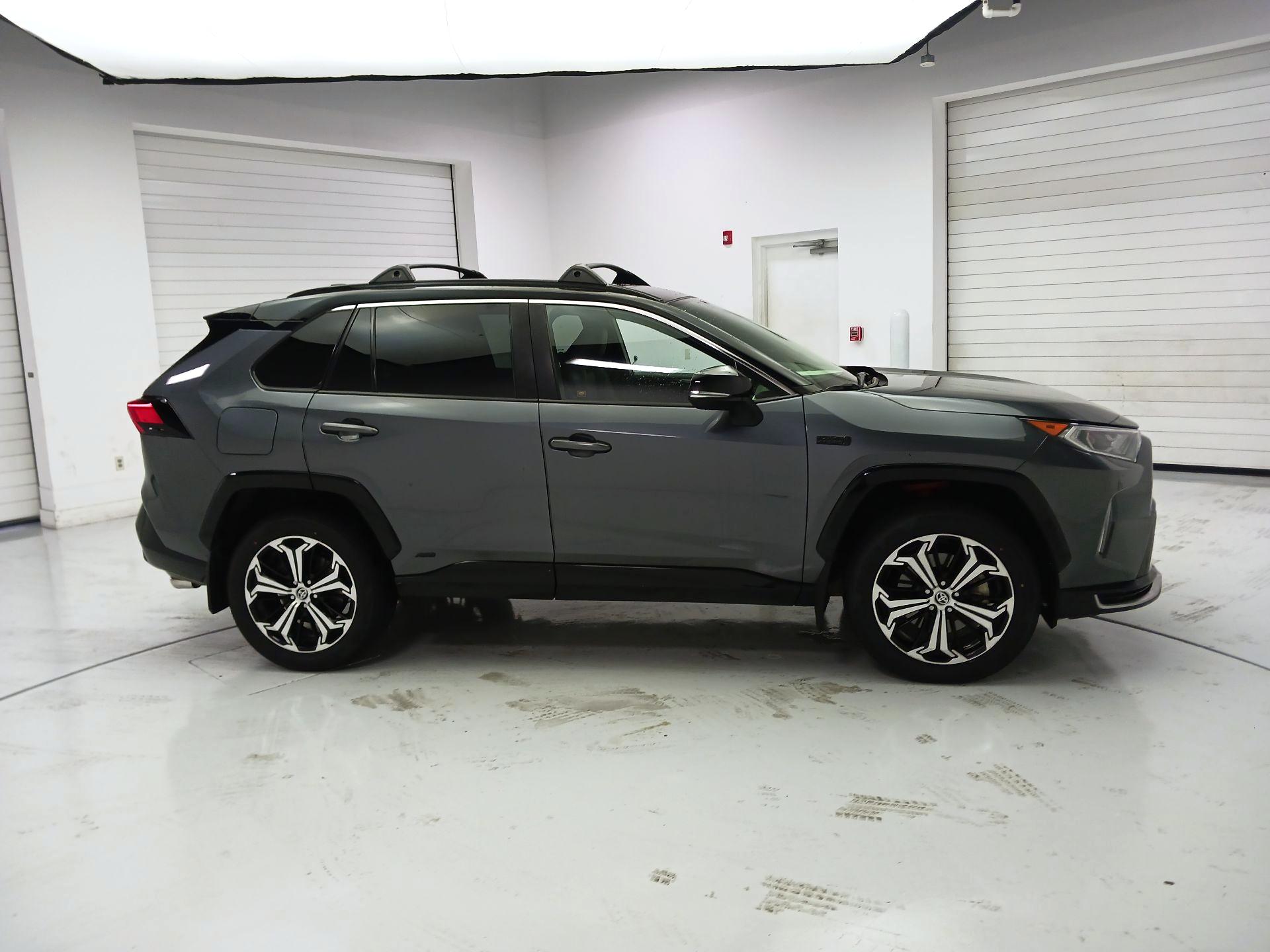 Thumbnail: 2021 Toyota RAV4 - 4