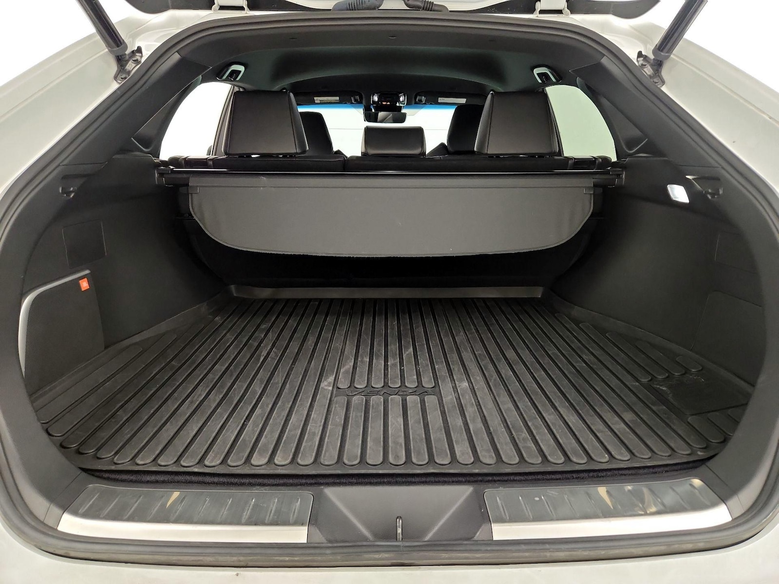 2023 Toyota Venza XLE - Photo 21