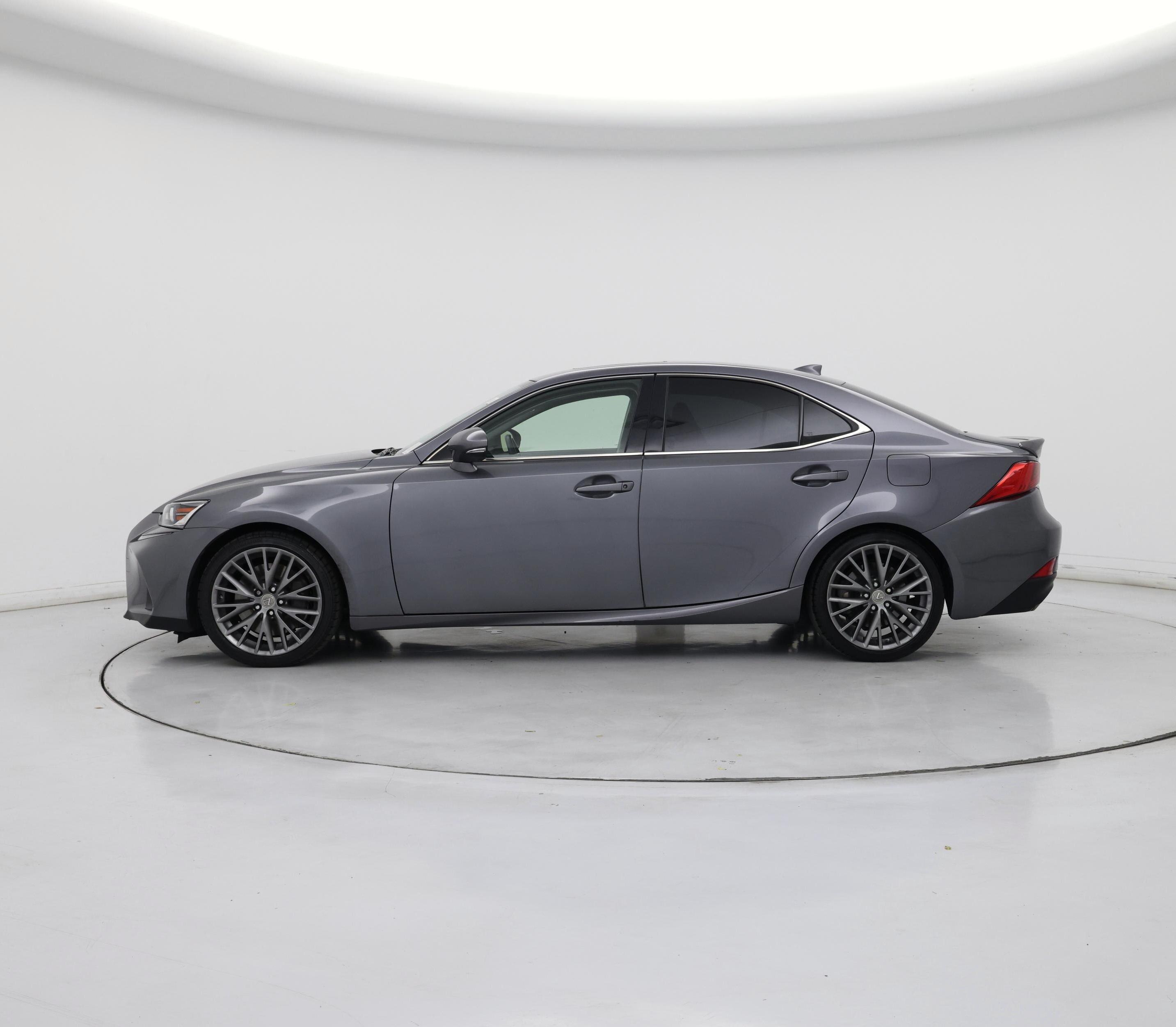 Thumbnail: 2018 Lexus IS - 3
