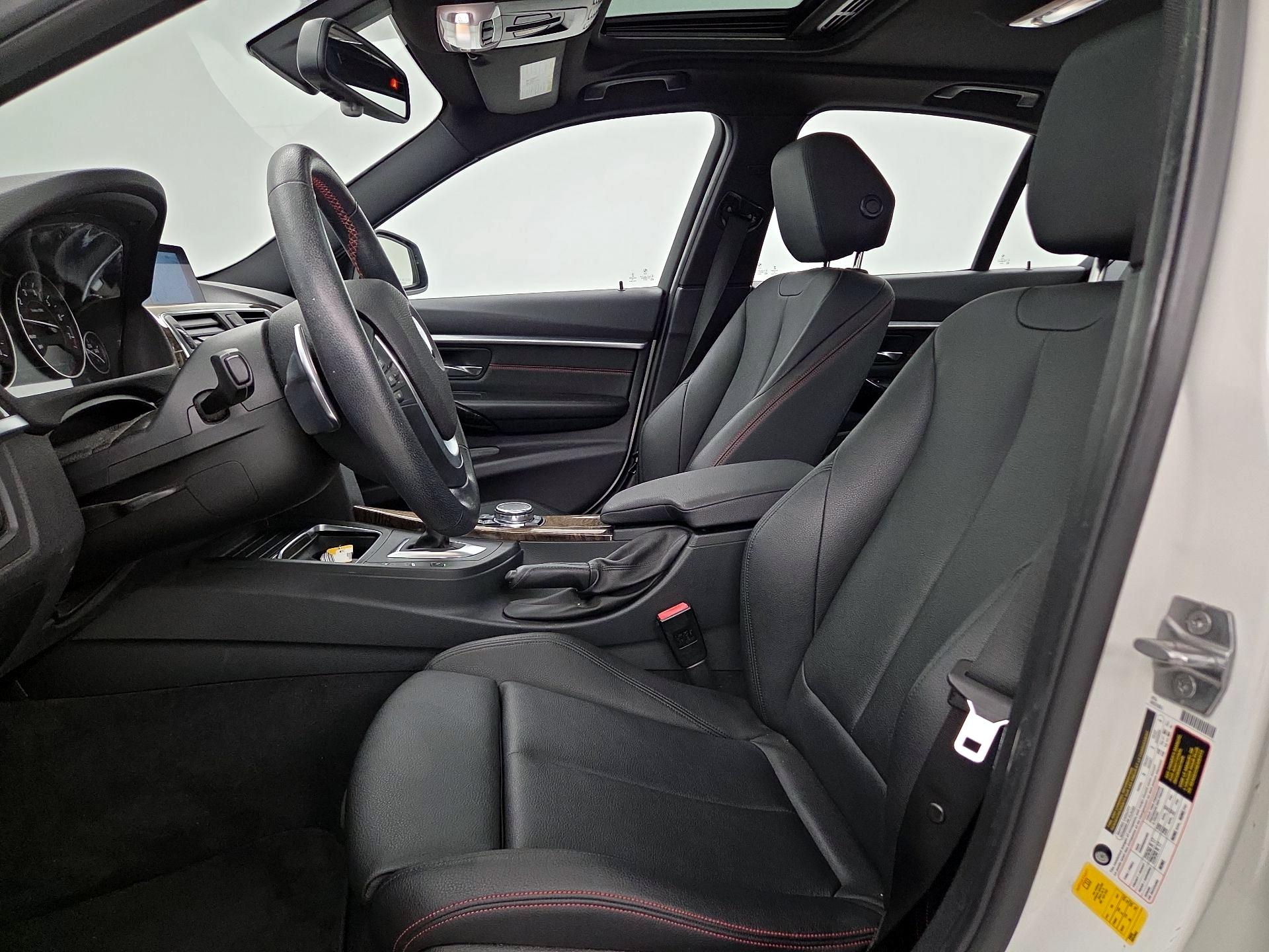 Thumbnail: 2016 BMW 3 Series - 11
