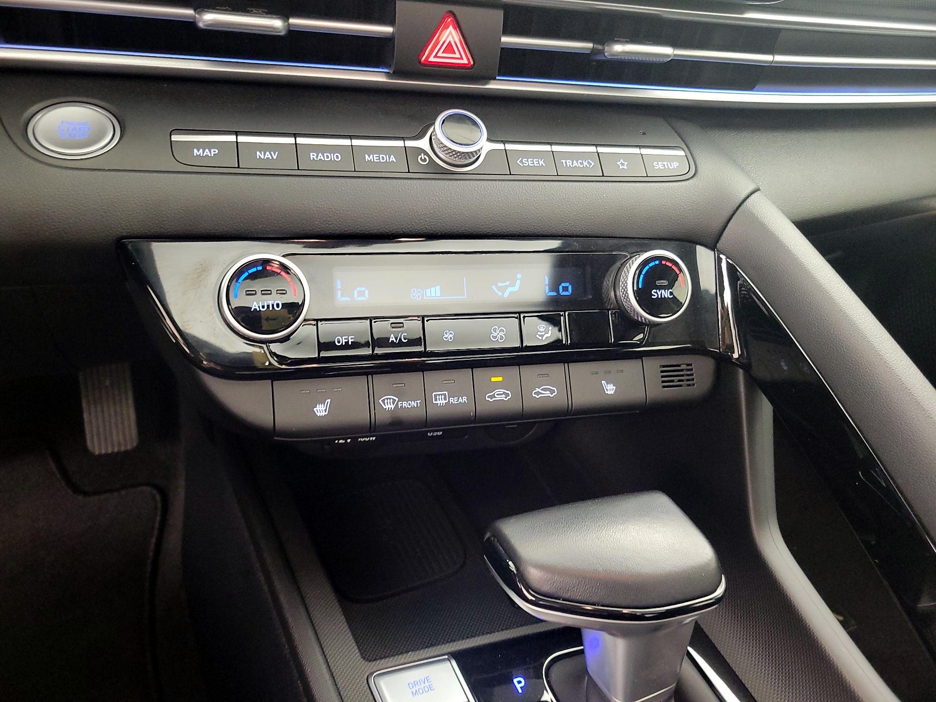 Thumbnail: 2024 Hyundai Elantra - 16
