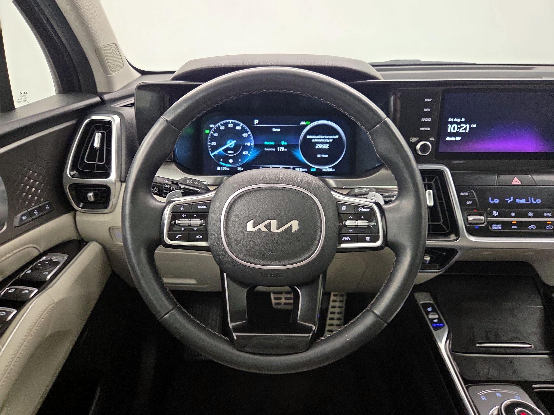 Thumbnail: 2023 Kia Sorento - 10