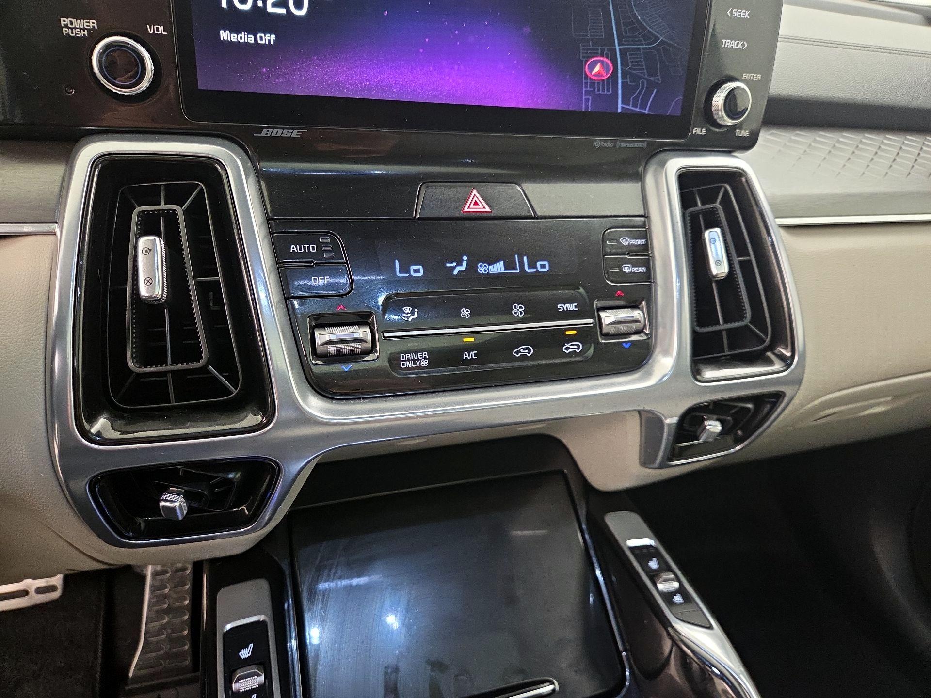 Thumbnail: 2023 Kia Sorento - 16