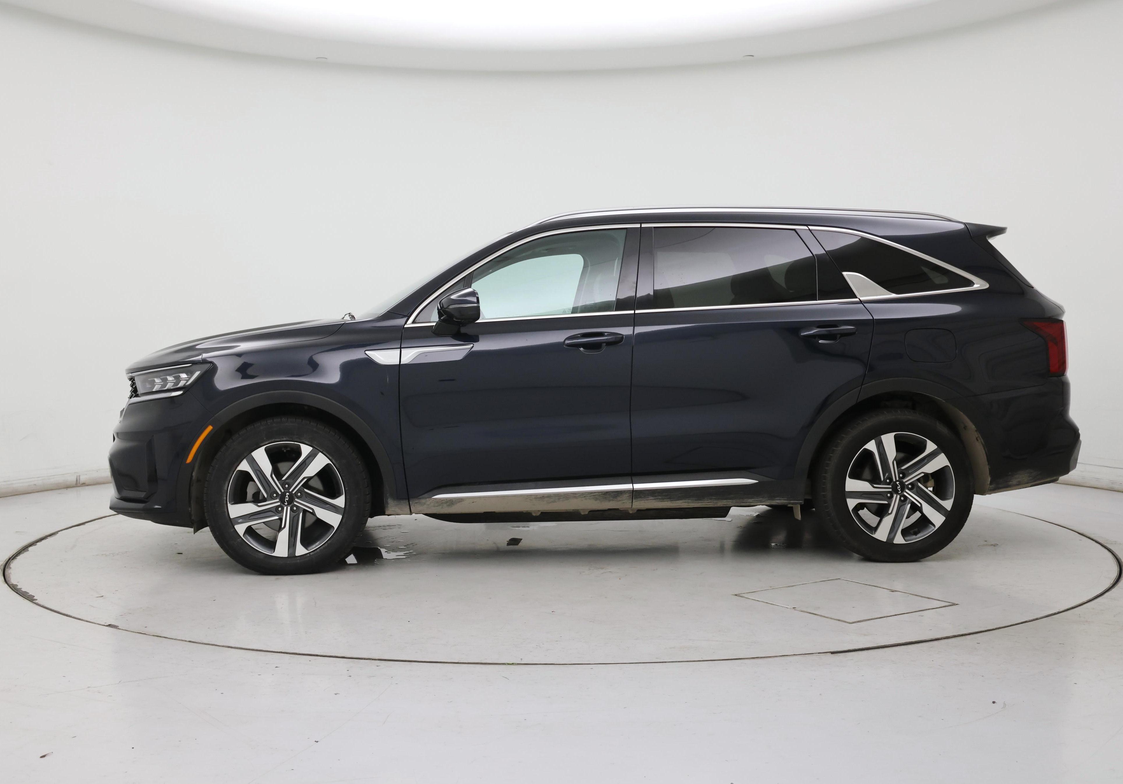 Thumbnail: 2023 Kia Sorento - 3