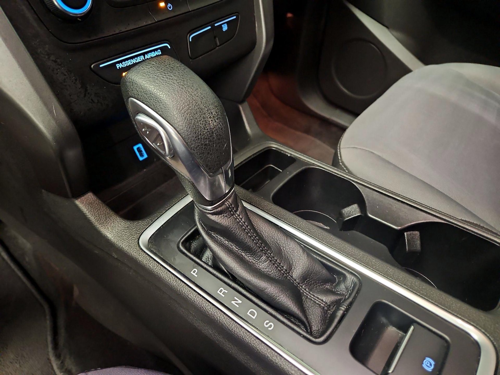 2019 Ford Escape S - Photo 18