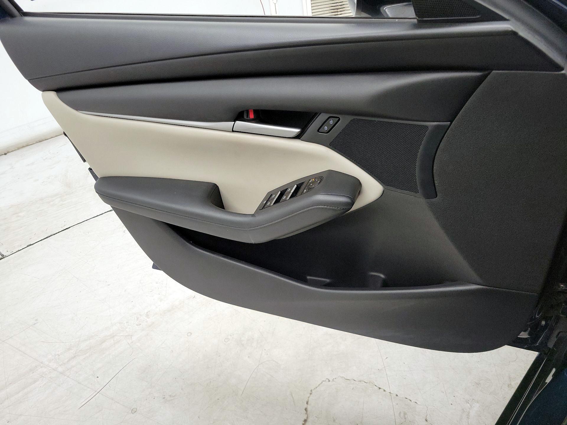 Thumbnail: 2020 Mazda Mazda3 - 12