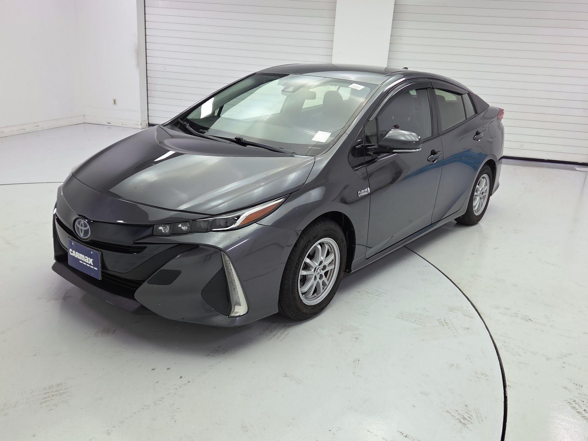 Thumbnail: 2017 Toyota Prius Prime - 3