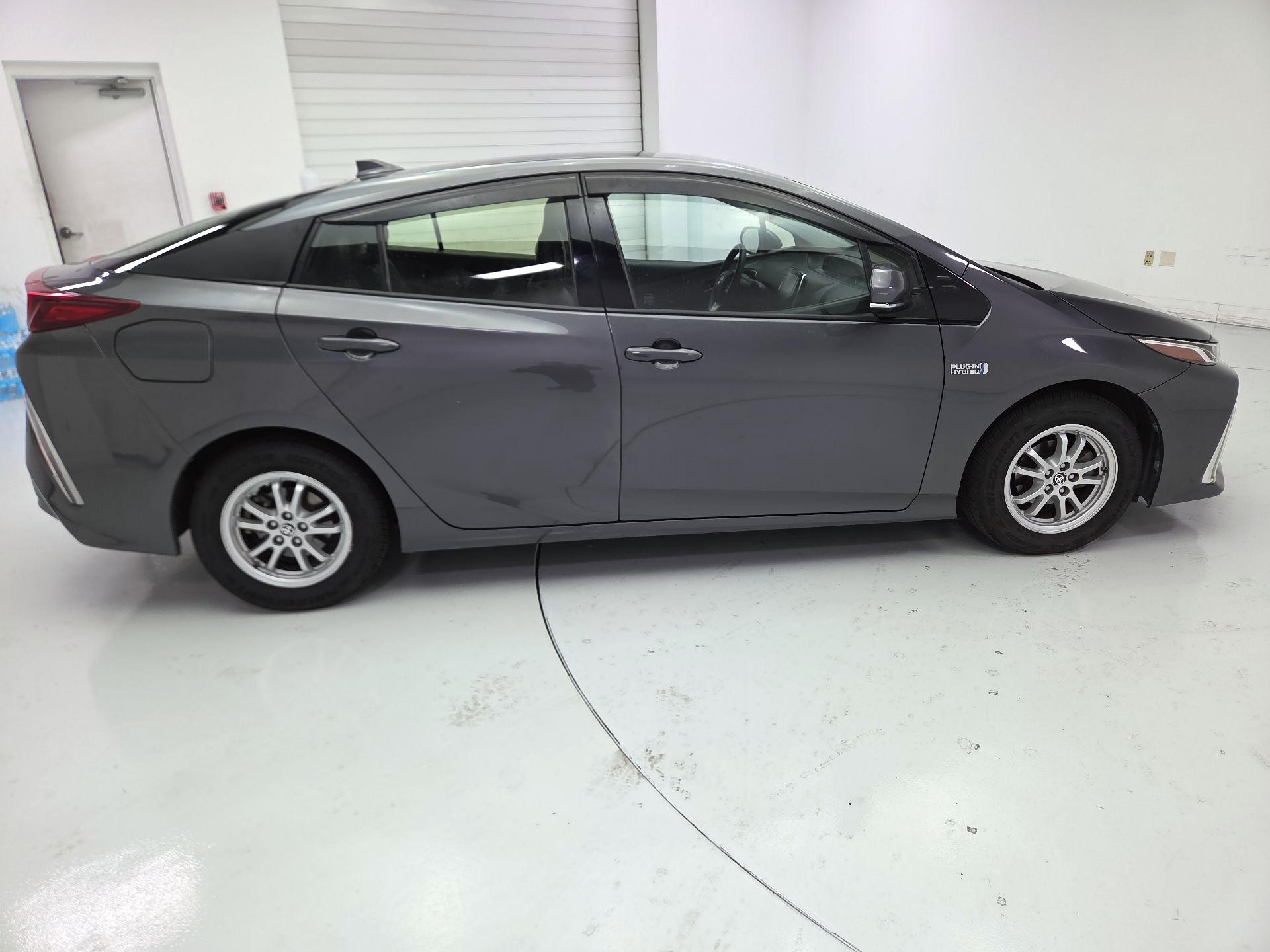 Thumbnail: 2017 Toyota Prius Prime - 4