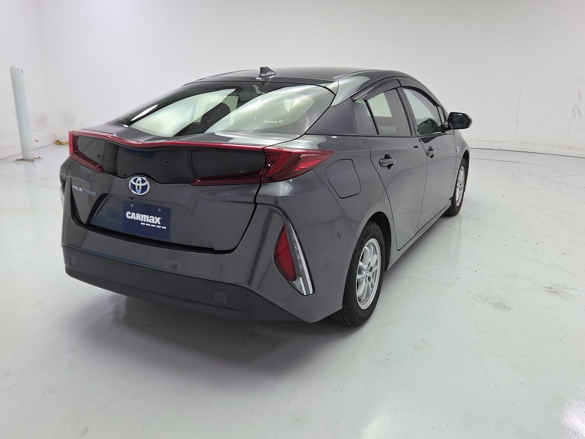 Thumbnail: 2017 Toyota Prius Prime - 5
