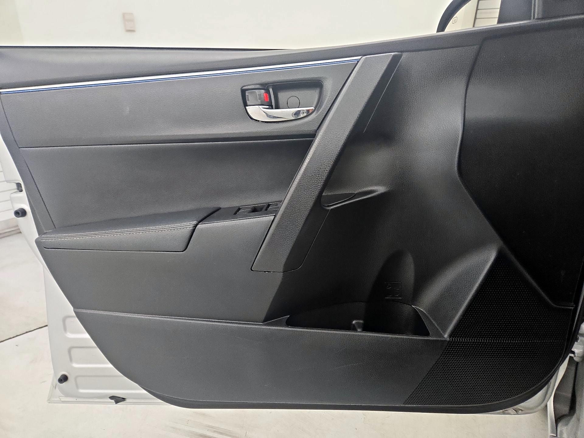 Thumbnail: 2016 Toyota Corolla - 12
