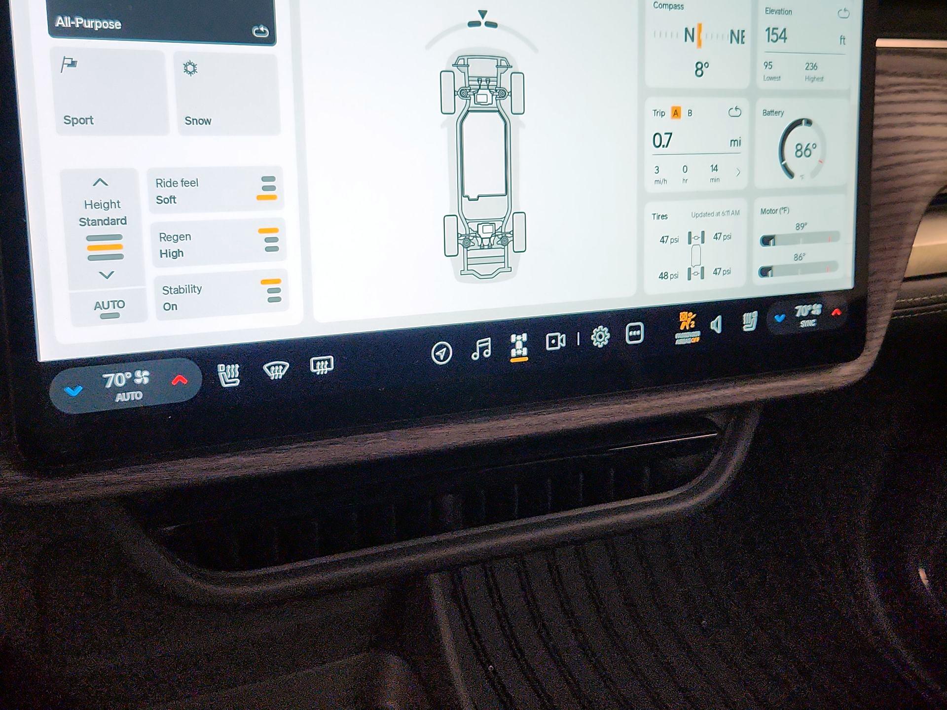 Thumbnail: 2023 Rivian R1T - 15