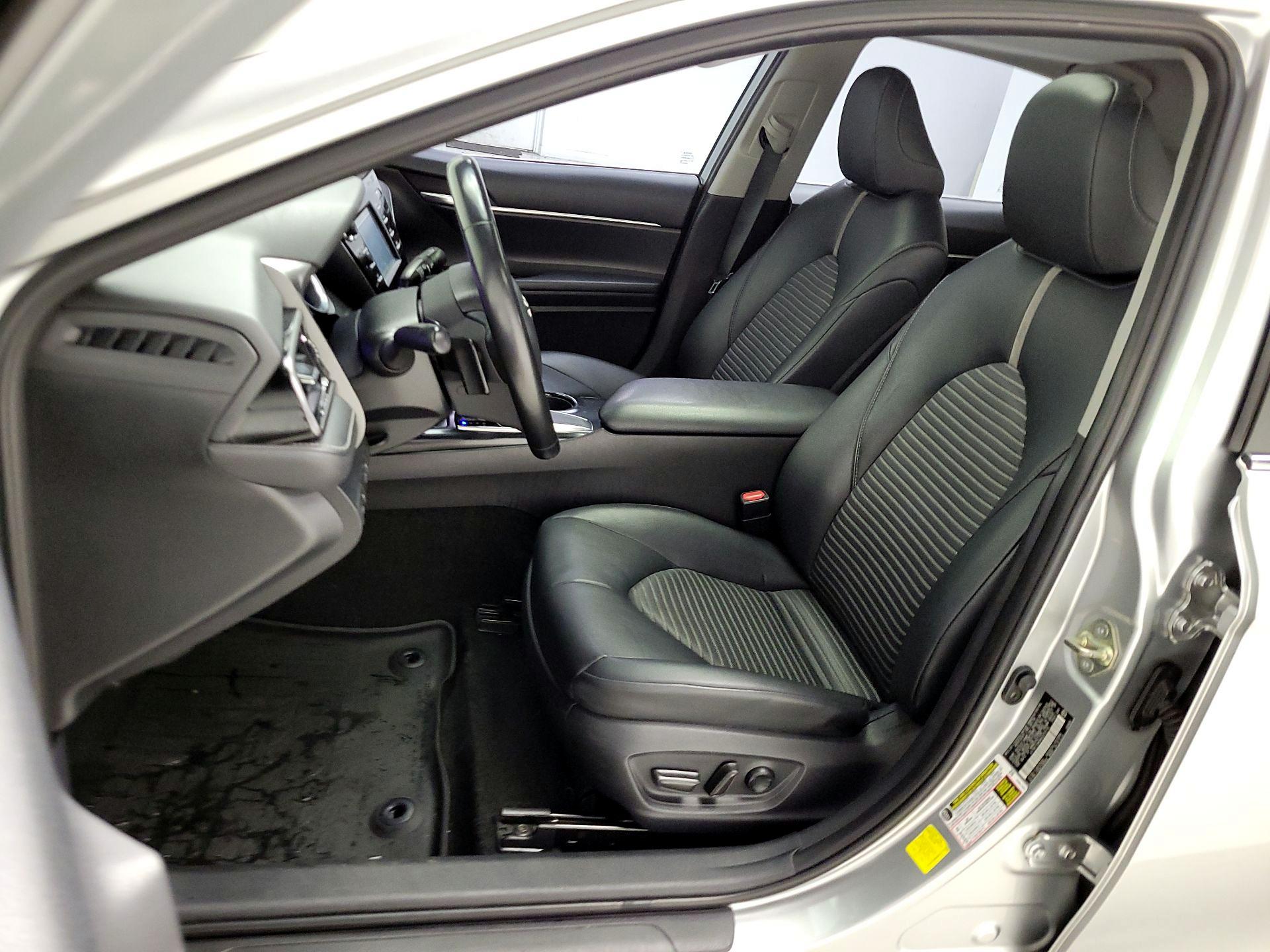 Thumbnail: 2019 Toyota Camry - 11