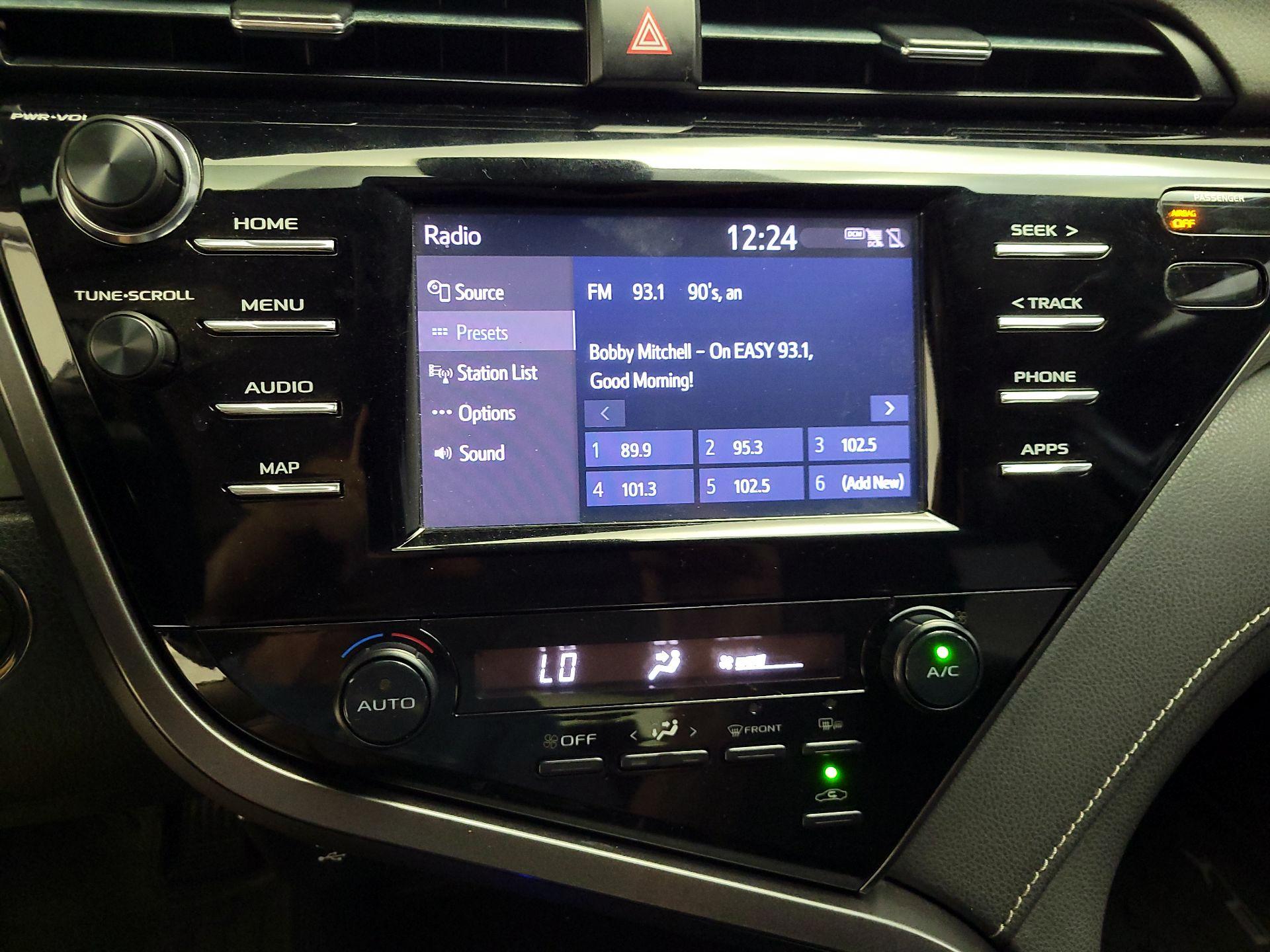 Thumbnail: 2019 Toyota Camry - 16