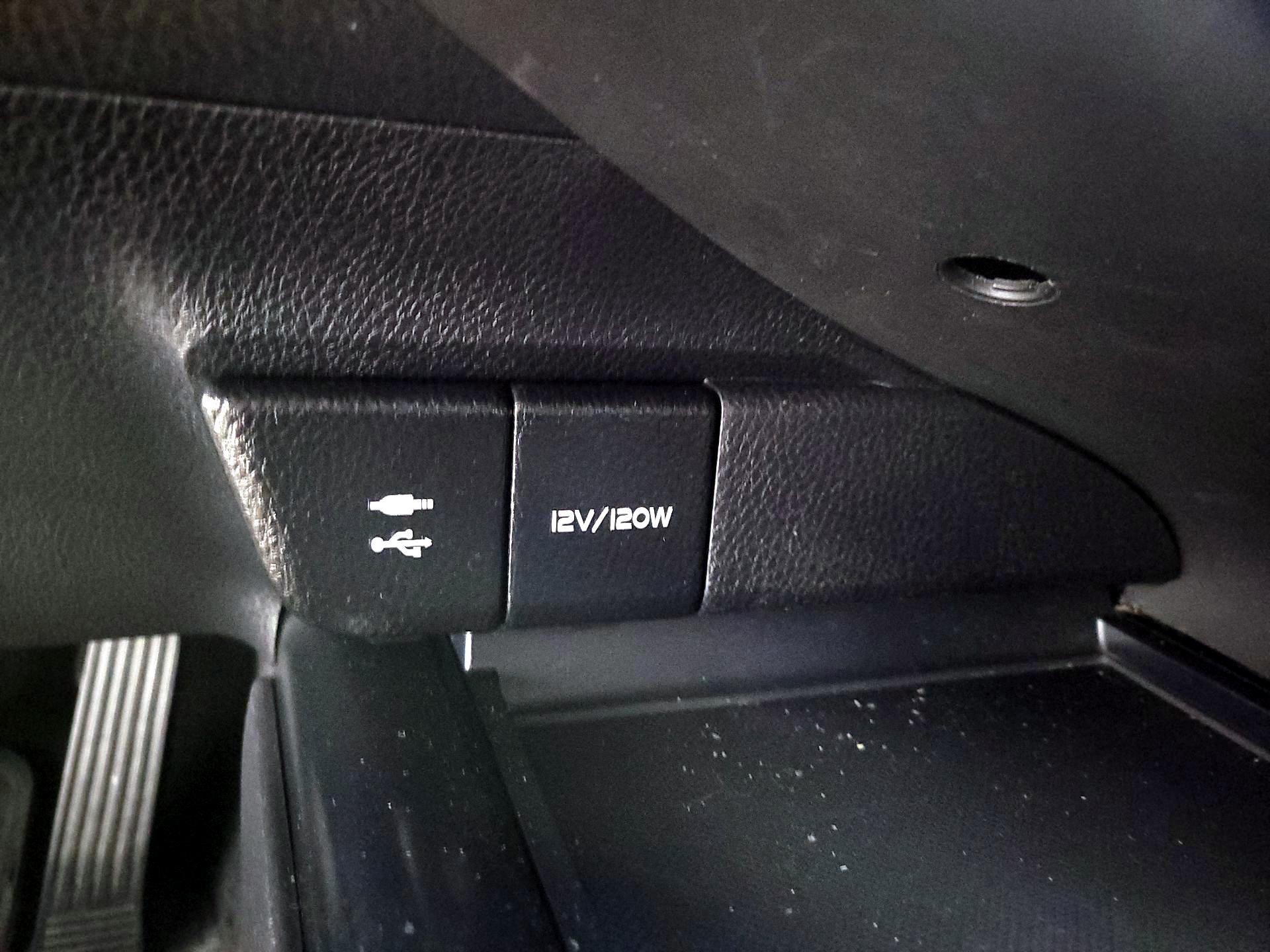 Thumbnail: 2019 Toyota Camry - 19