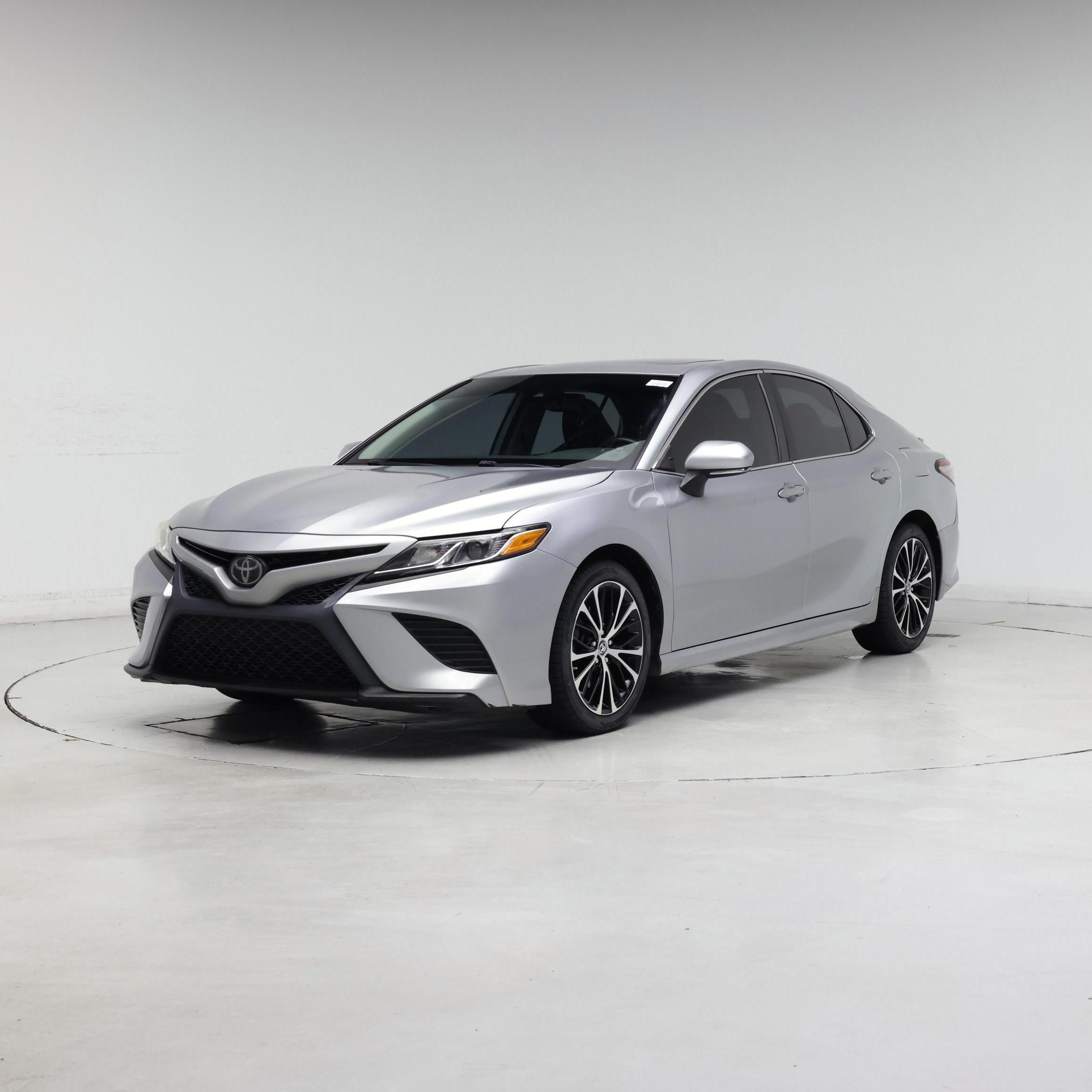 Thumbnail: 2019 Toyota Camry - 4