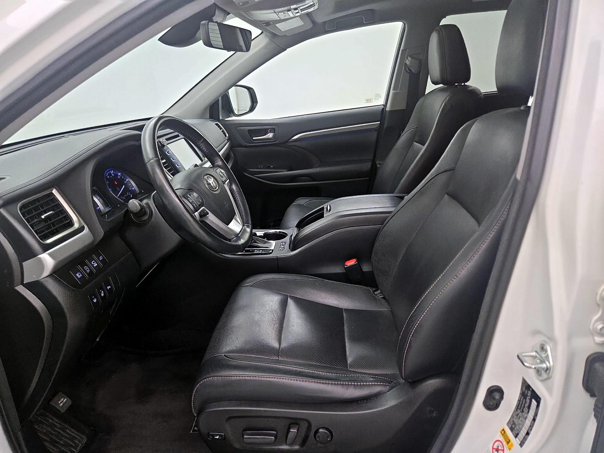 Thumbnail: 2018 Toyota Highlander - 11