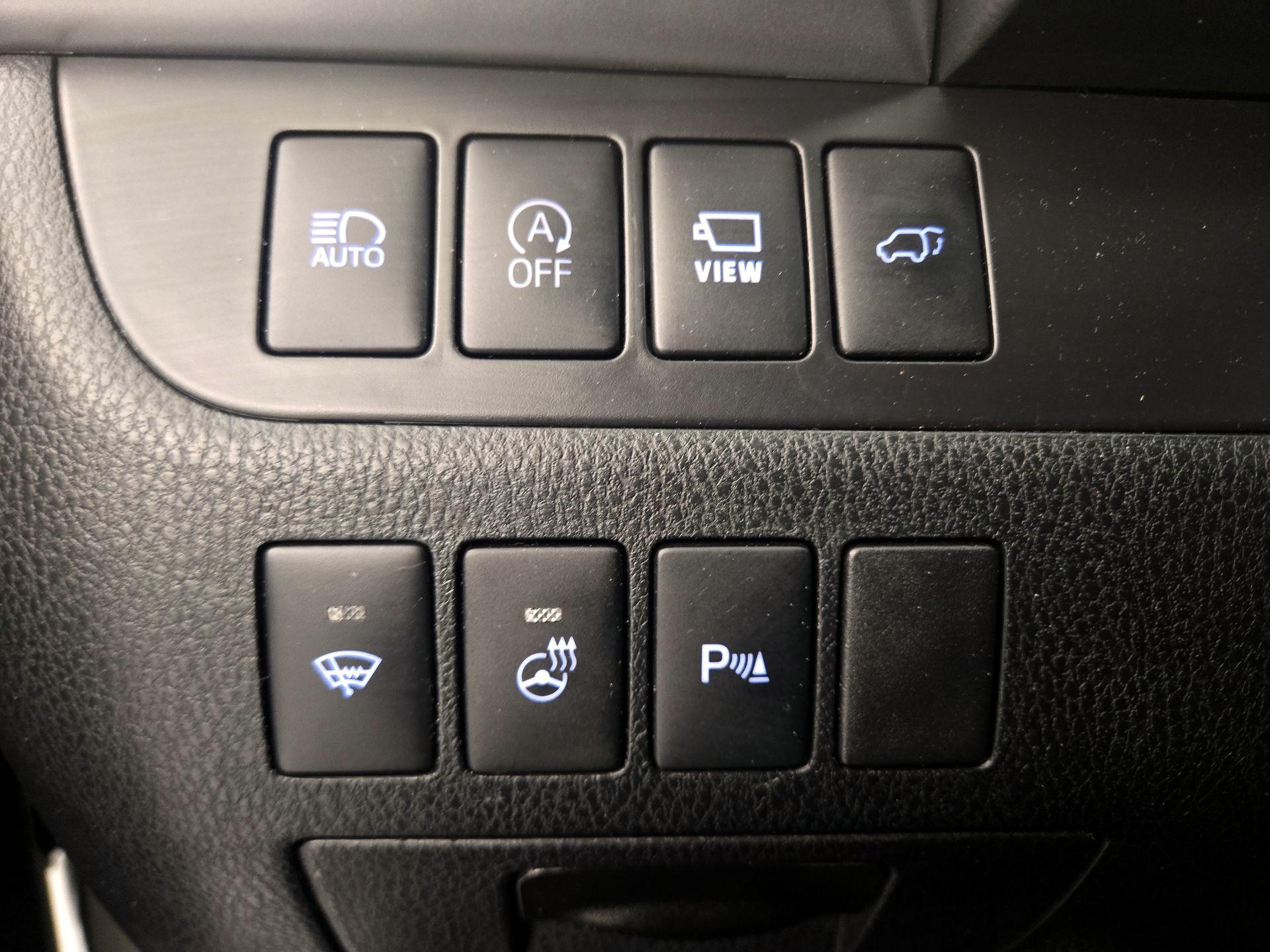 Thumbnail: 2018 Toyota Highlander - 13
